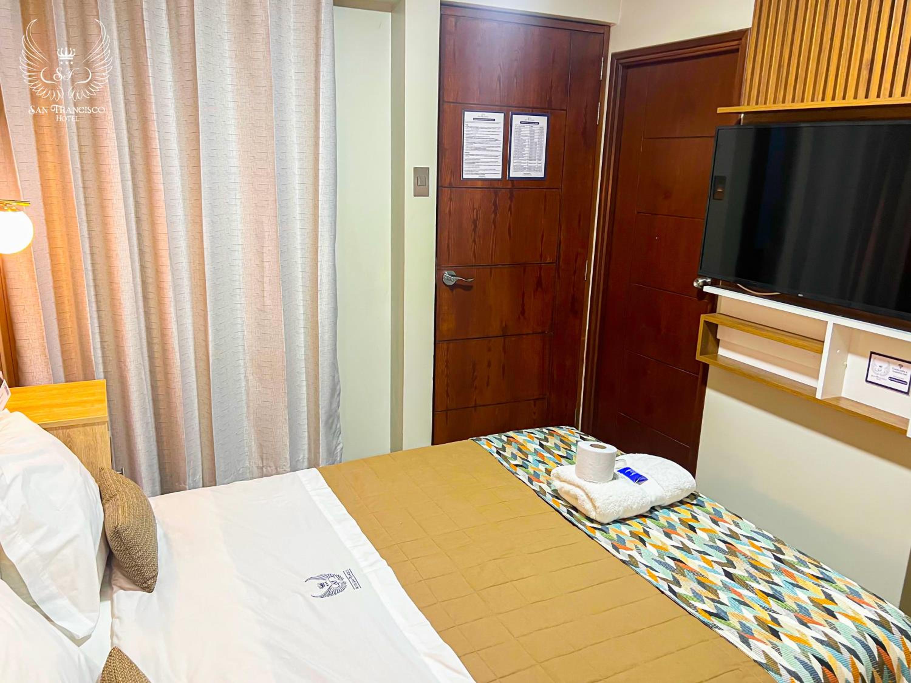 Single Room With Private Bathroom photo 3