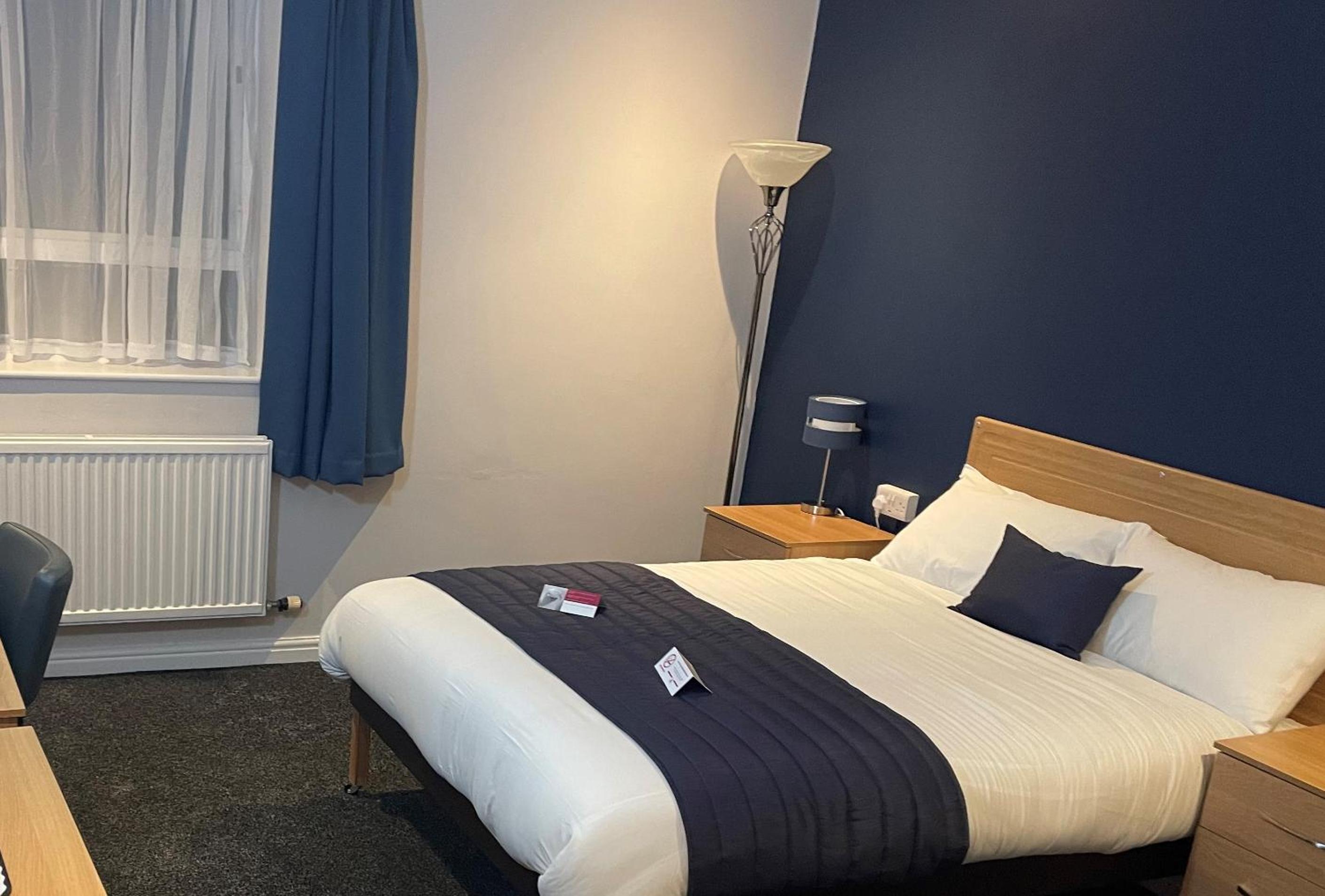 Double Room - Photo 5