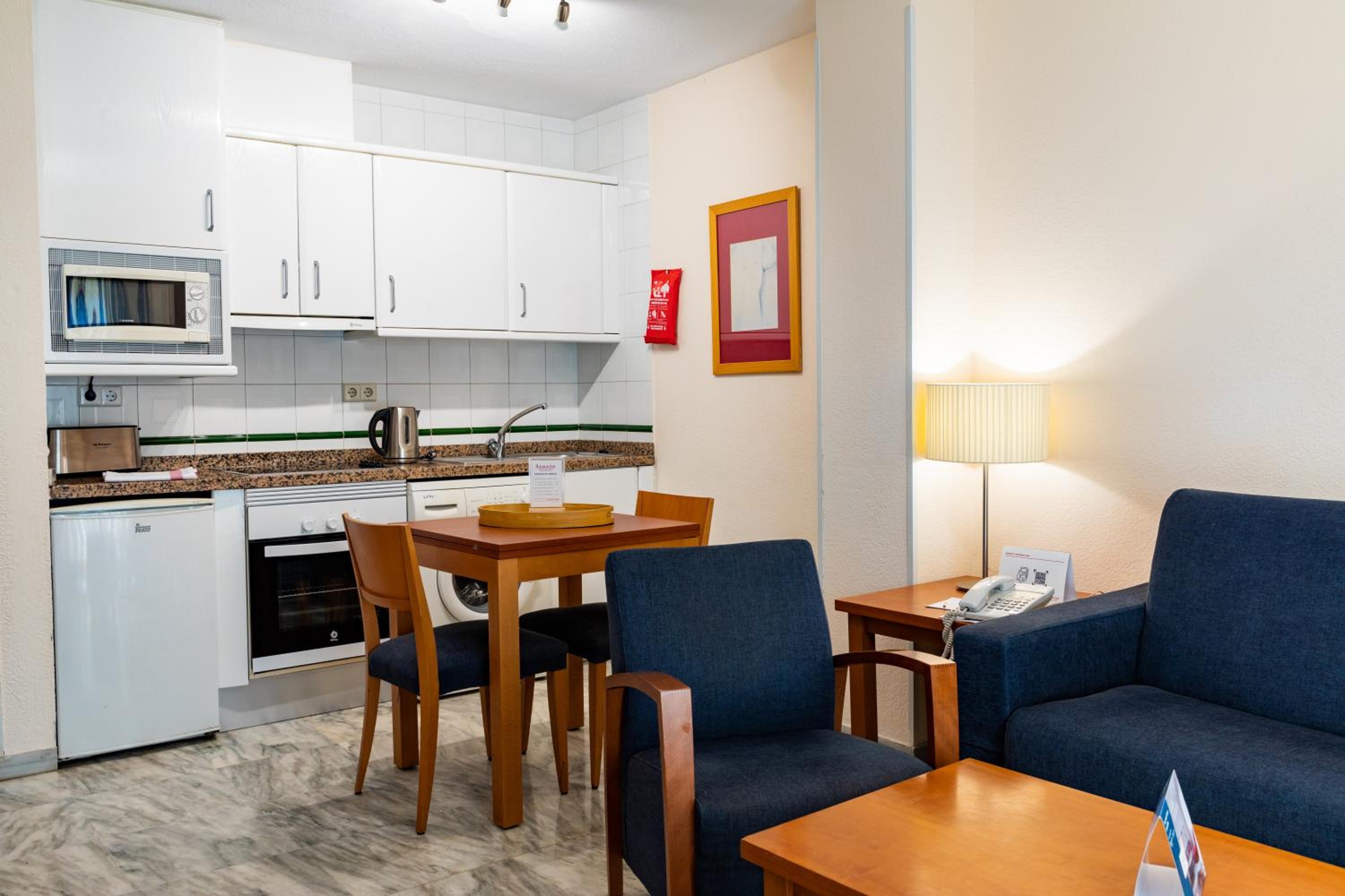Classic Two Bedroom Apartment - Photo 6