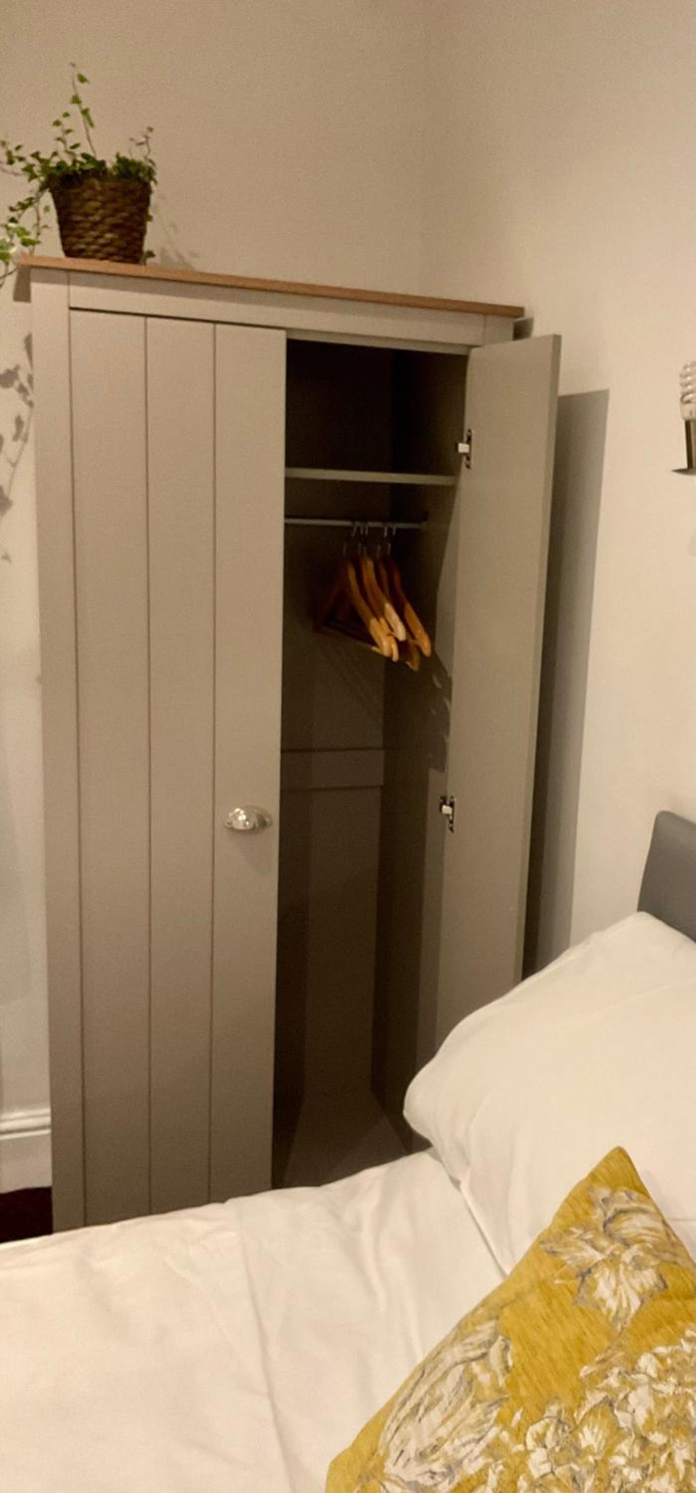 Deluxe Double Room with Shower photo 3