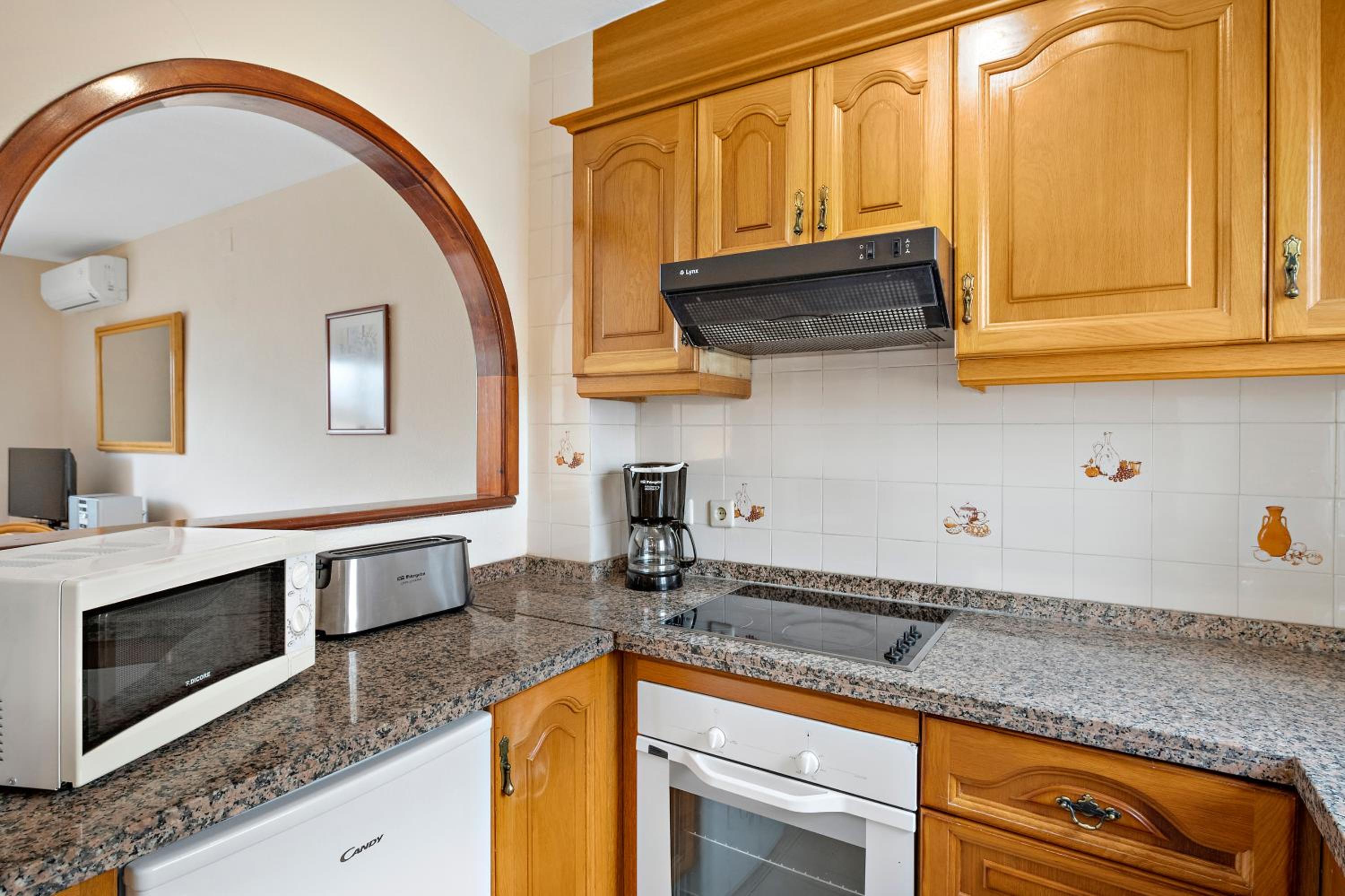 Classic Two Bedroom Apartment - Photo 8