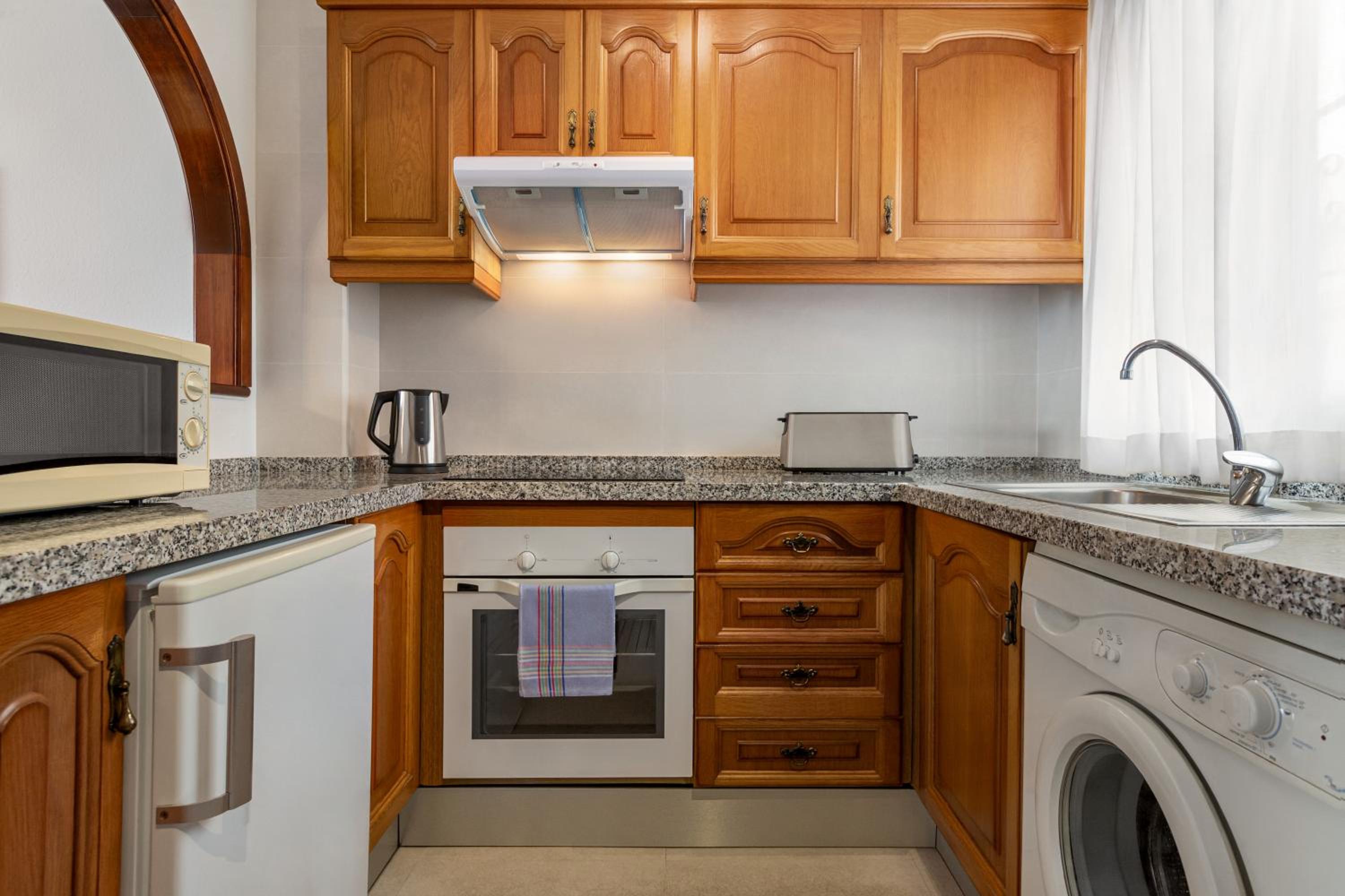 Classic Two Bedroom Apartment with Sea View