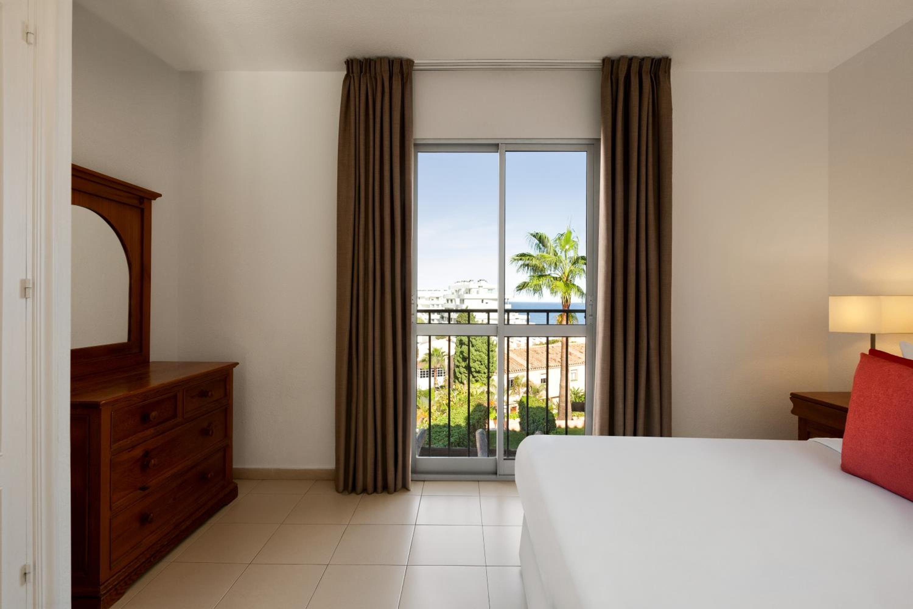 Classic Two Bedroom Apartment with Sea View