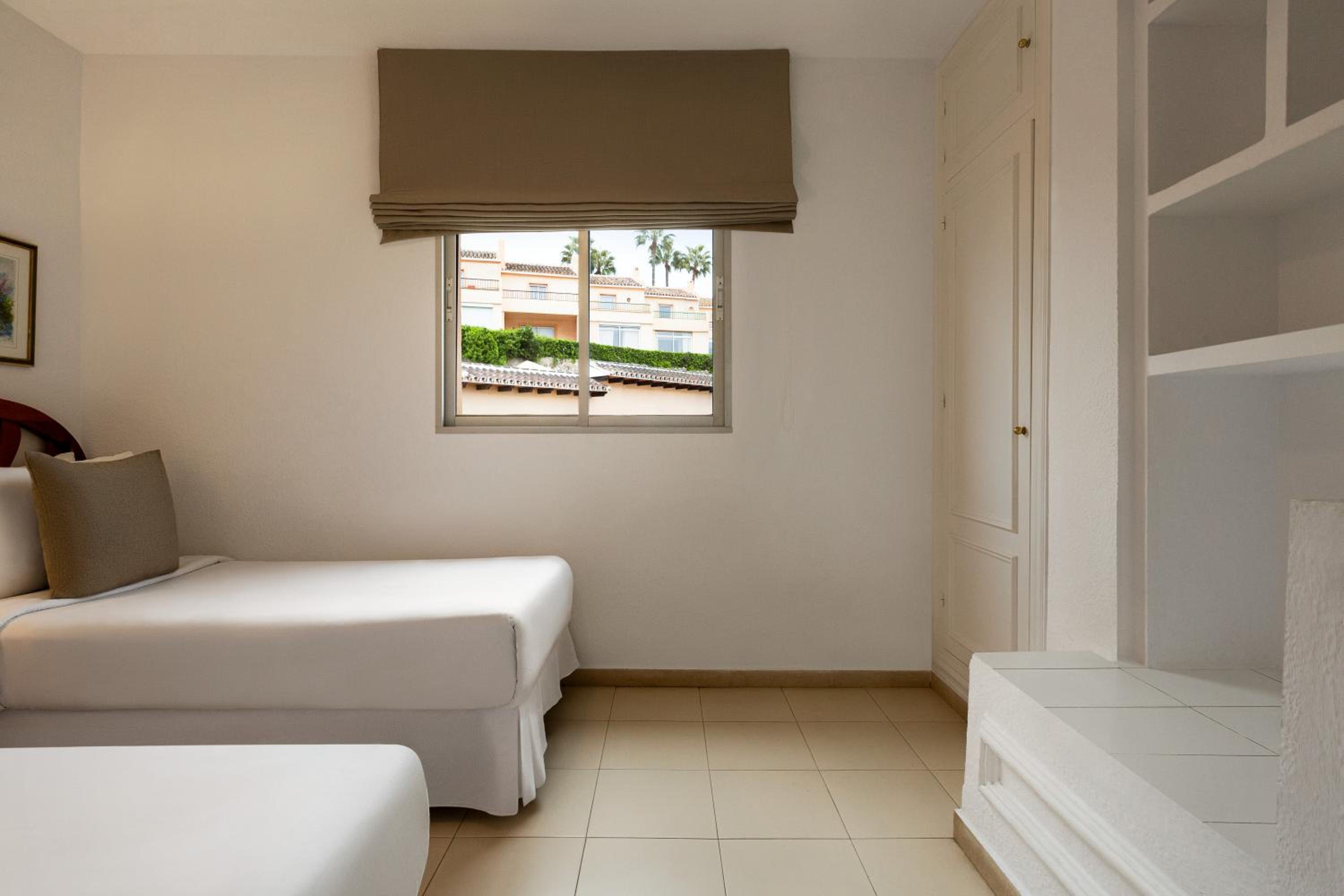 Classic Two Bedroom Apartment with Sea View