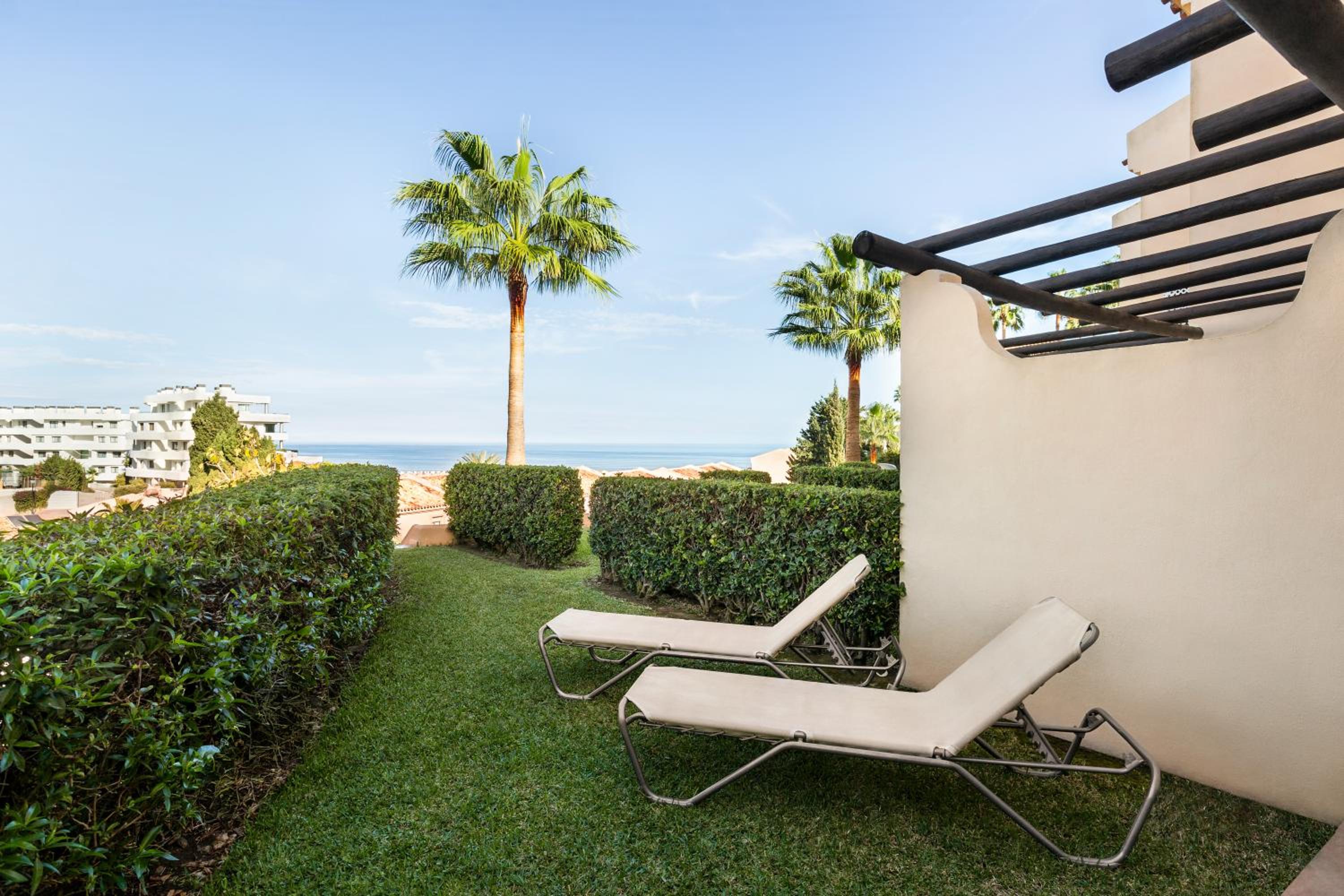 Classic Two Bedroom Apartment with Sea View