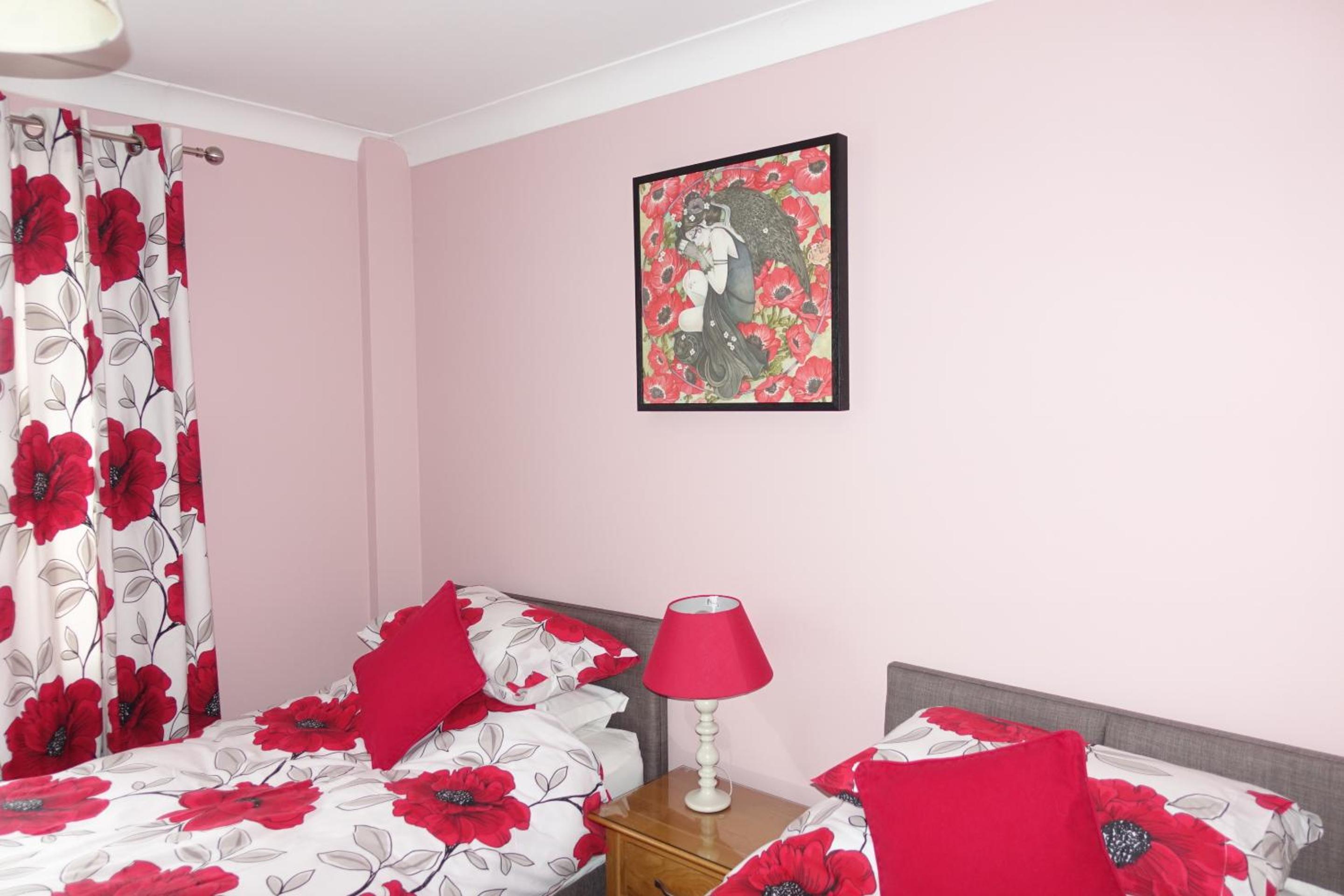 Twin Room with Private Bathroom photo 1