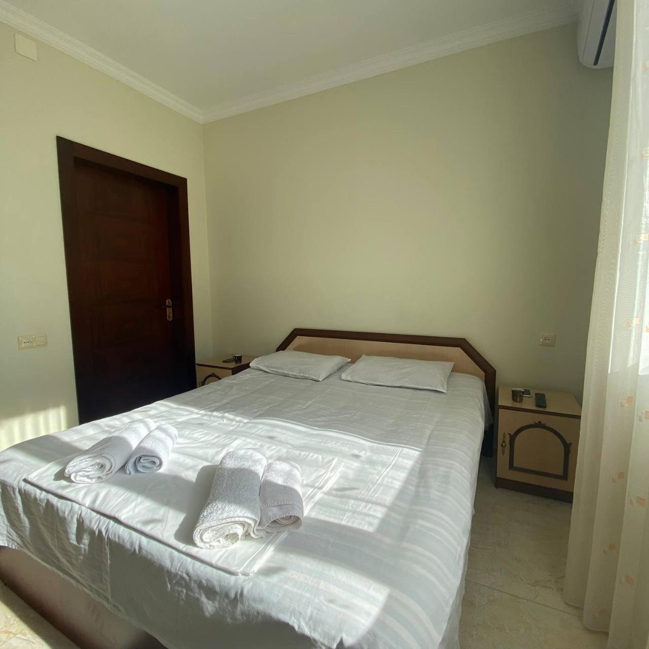 Deluxe Double Room with Shower photo 2