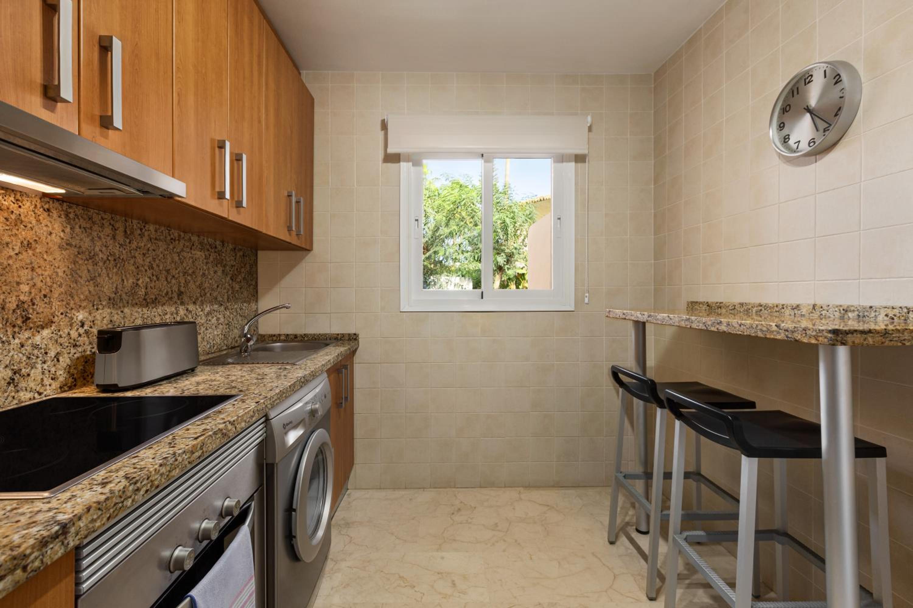 Superior Two Bedroom Apartment - Photo 15