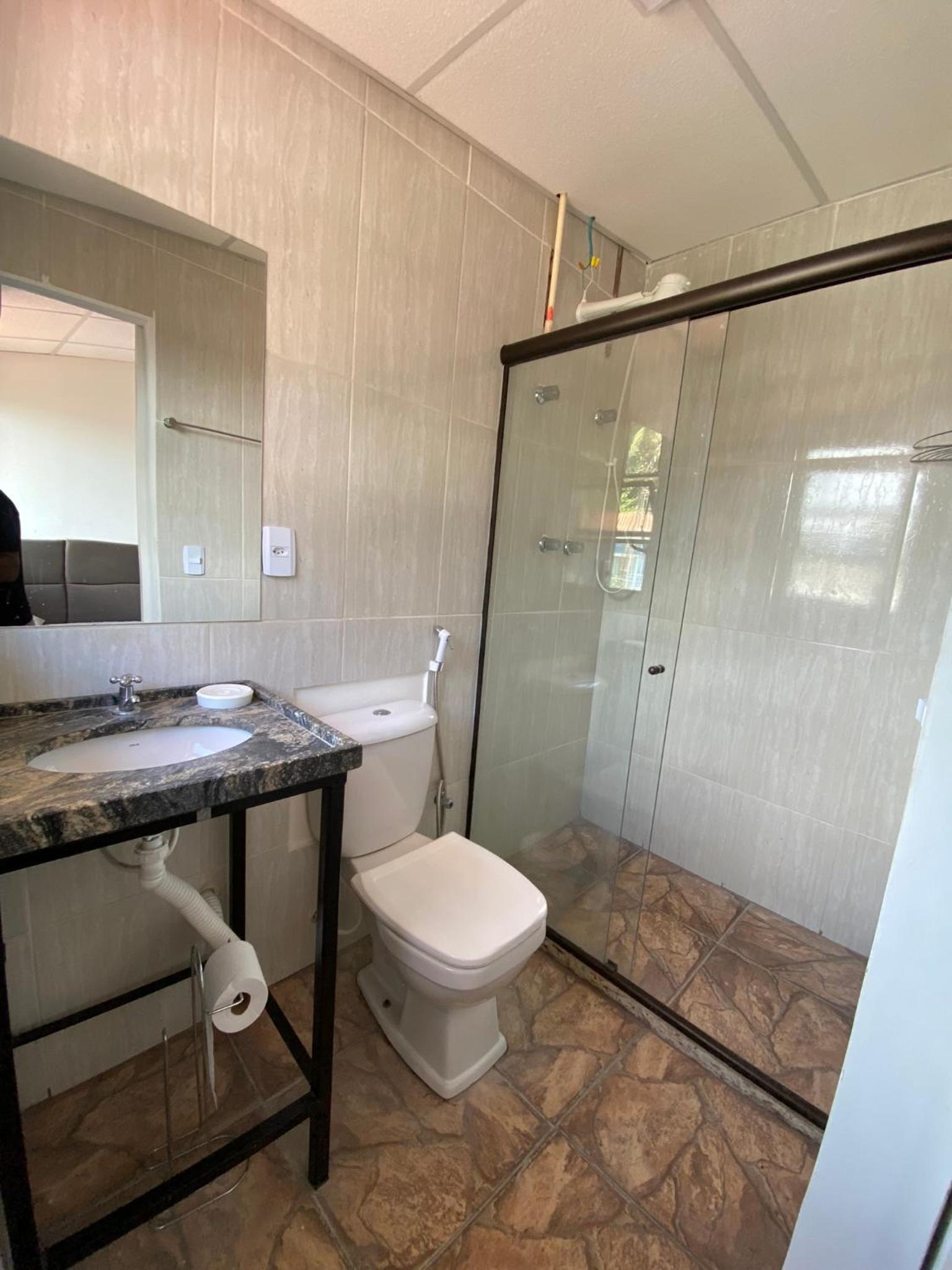 Suite - Photo 23