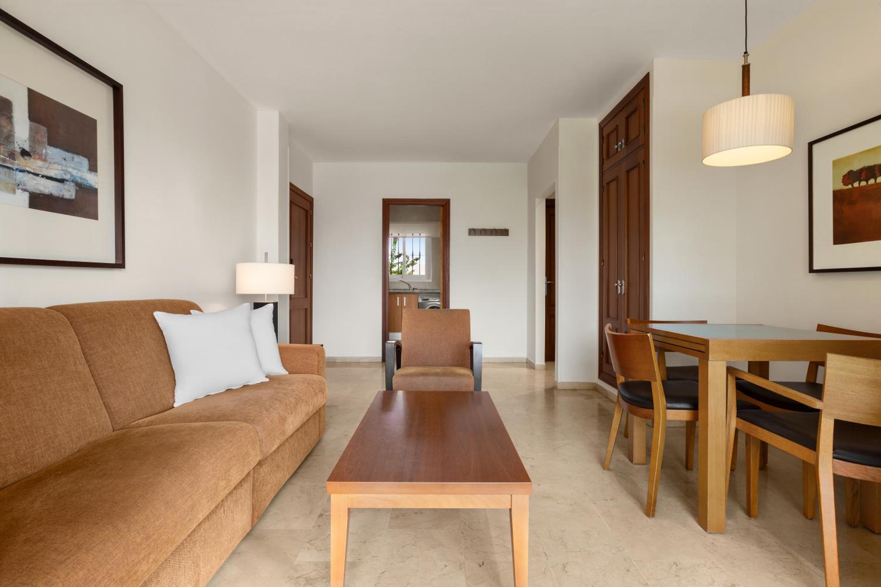 Premium Two Bedroom Apartment with Sea View - Photo 10