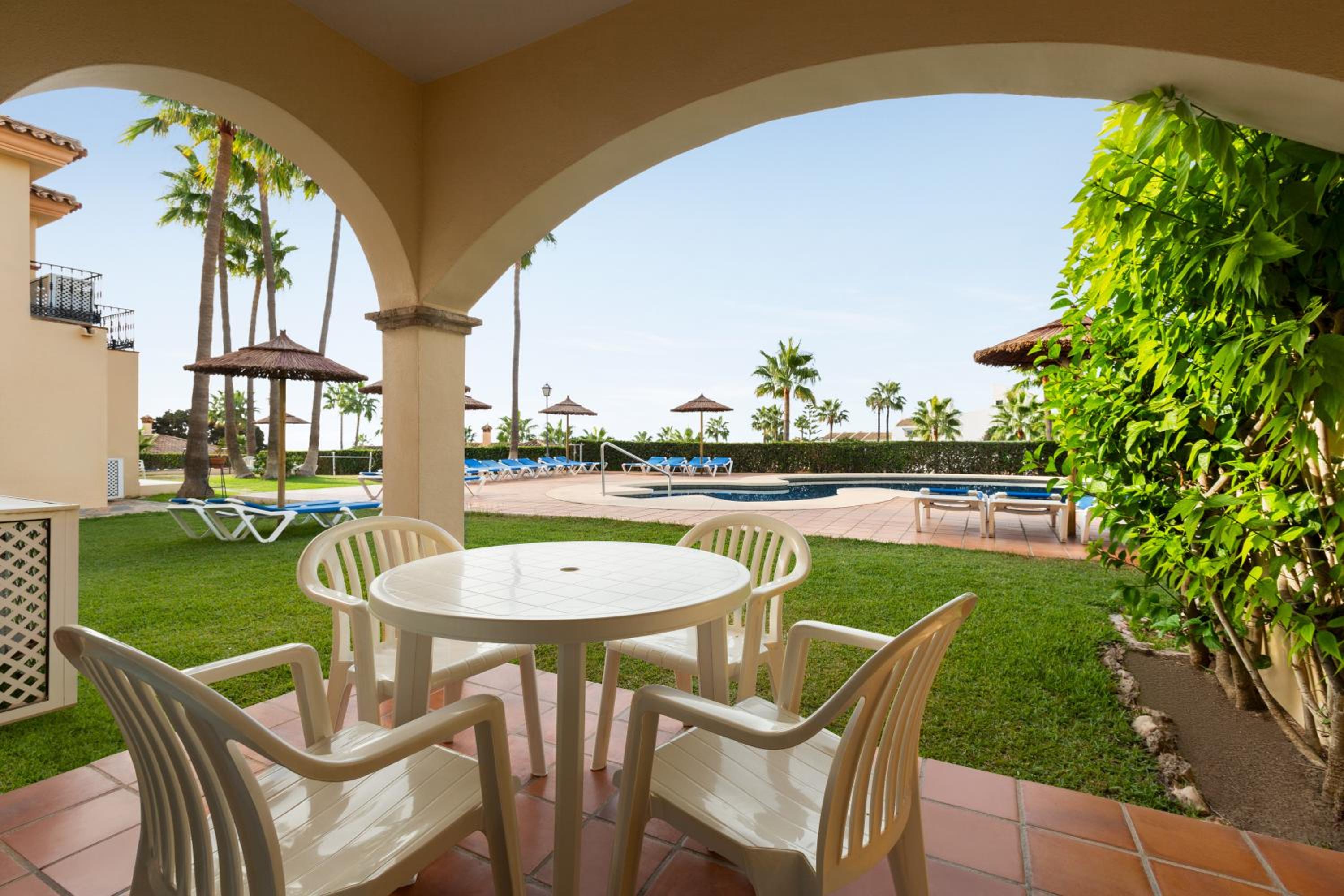 Premium Two Bedroom Apartment with Sea View - Photo 13
