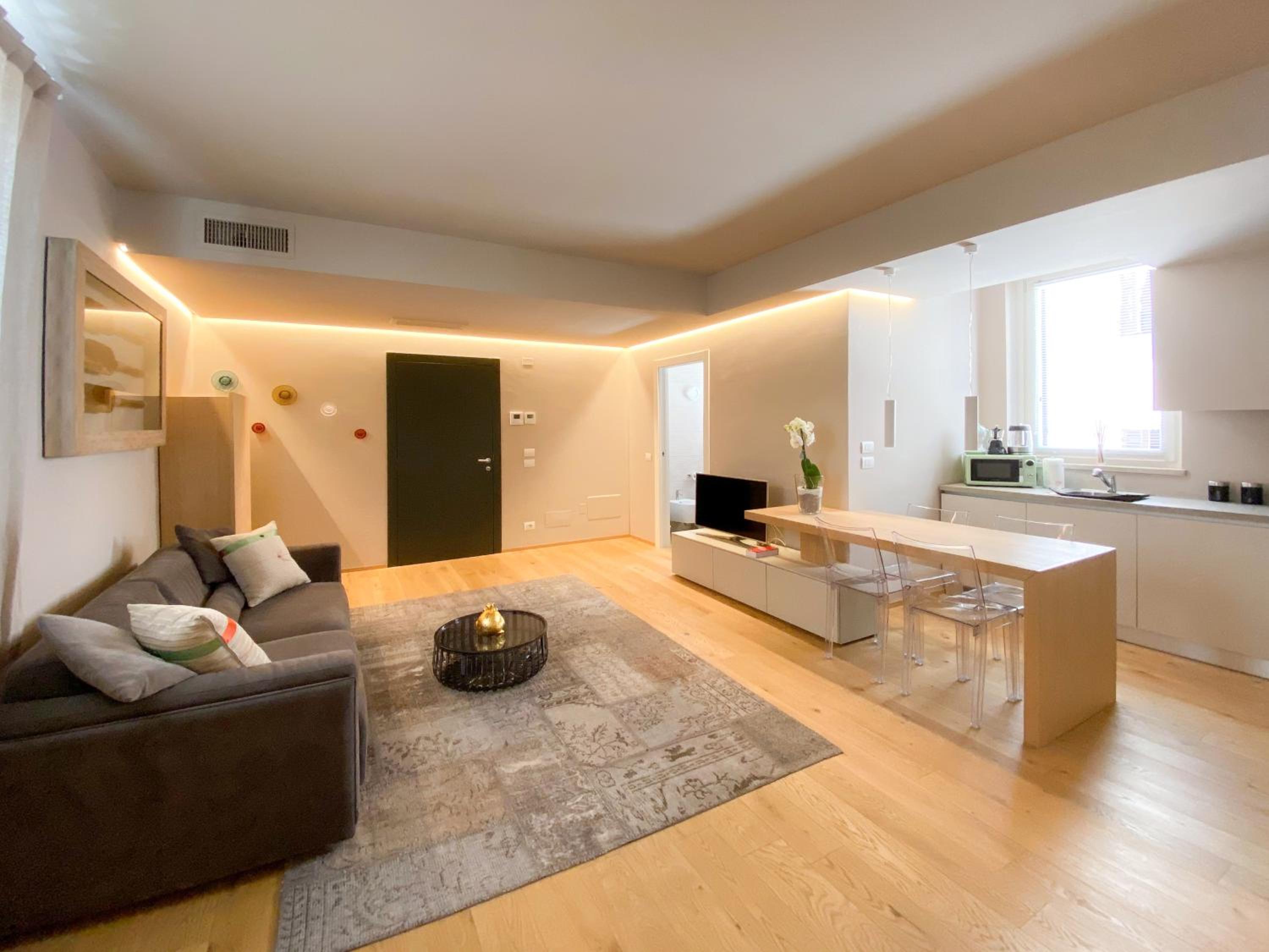 One-Bedroom Apartment photo 2