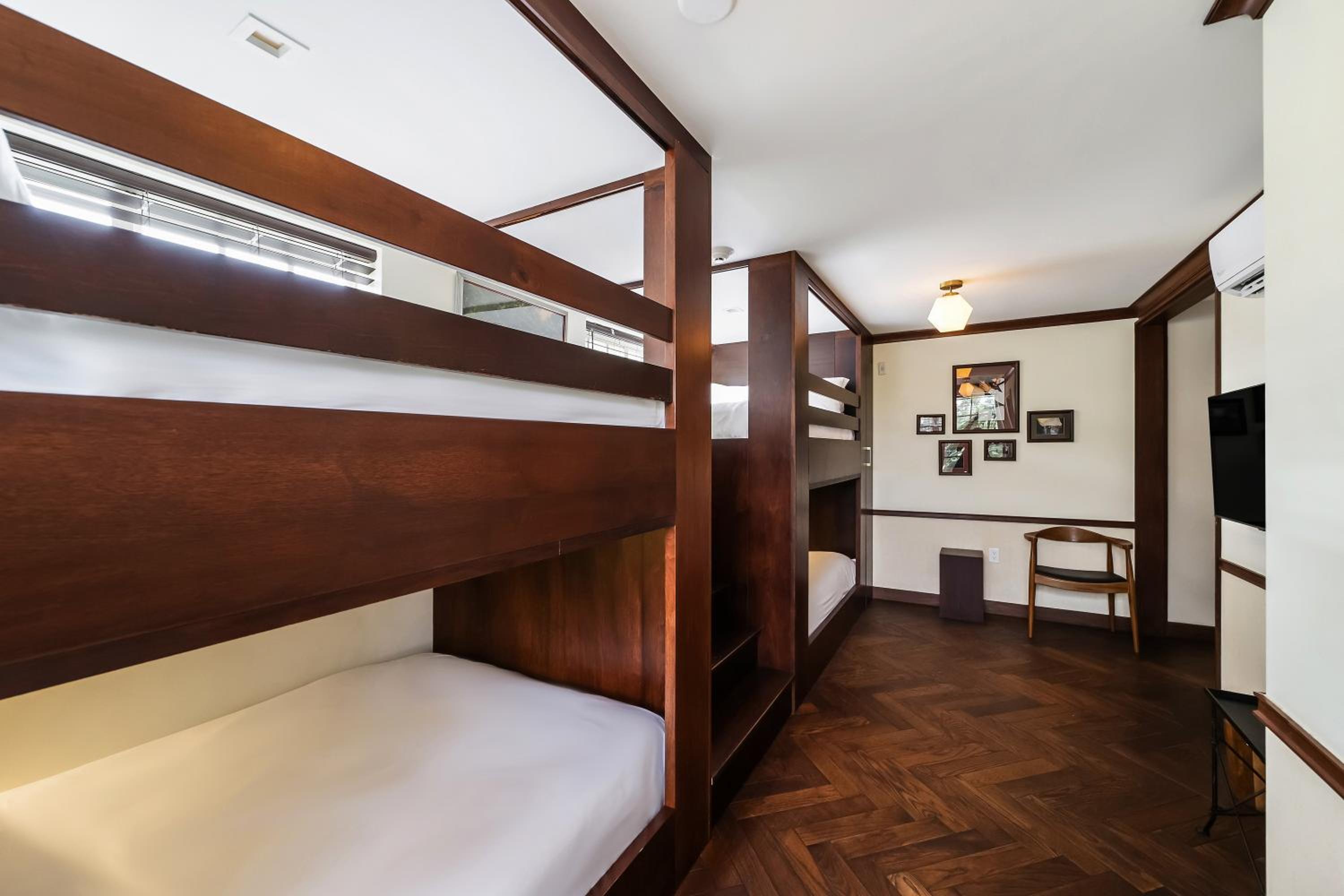Family Room - 2 Bunk Beds (Self Check-in) photo 2