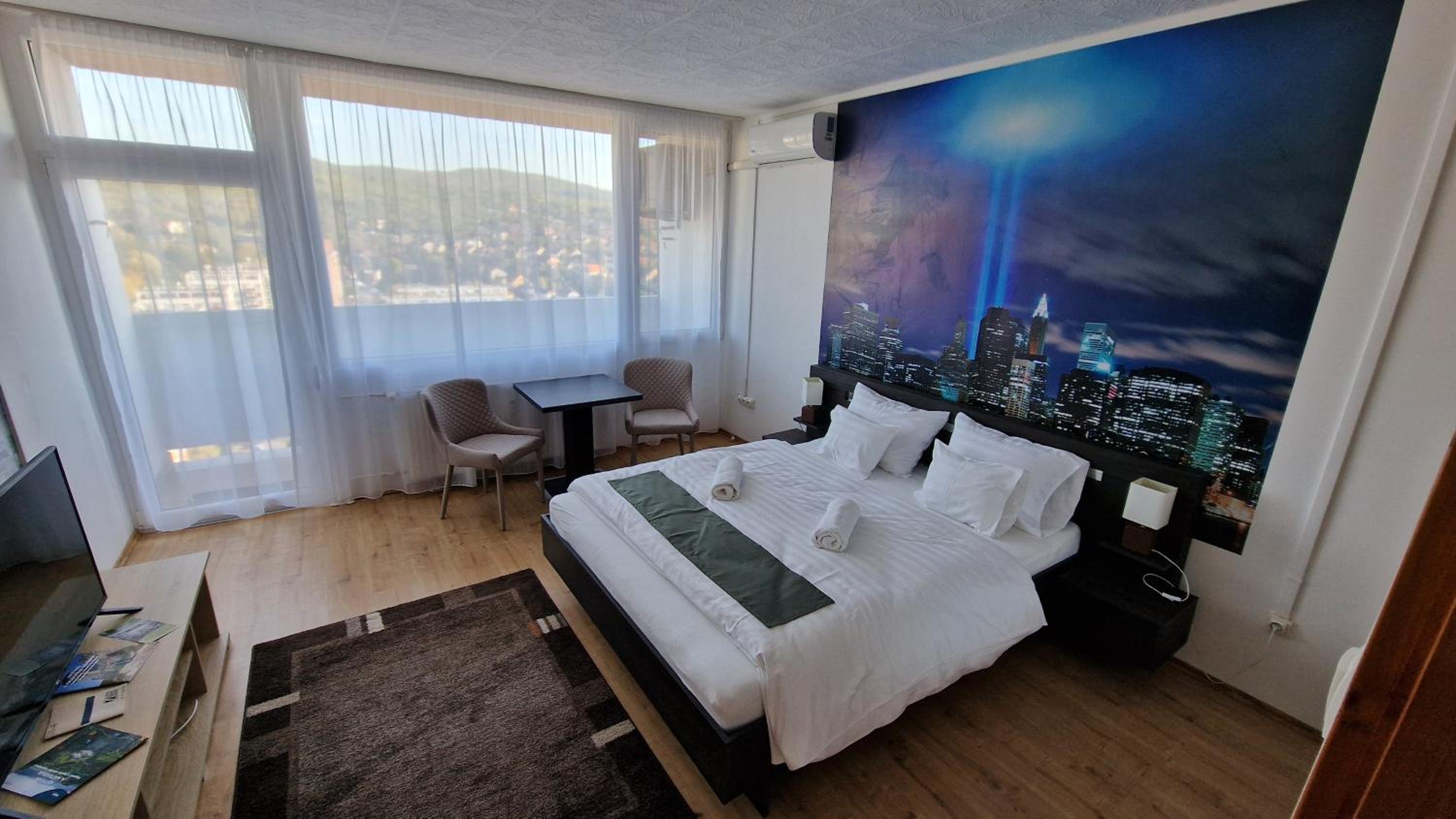 Studio Apartment With One Double Bed photo 2