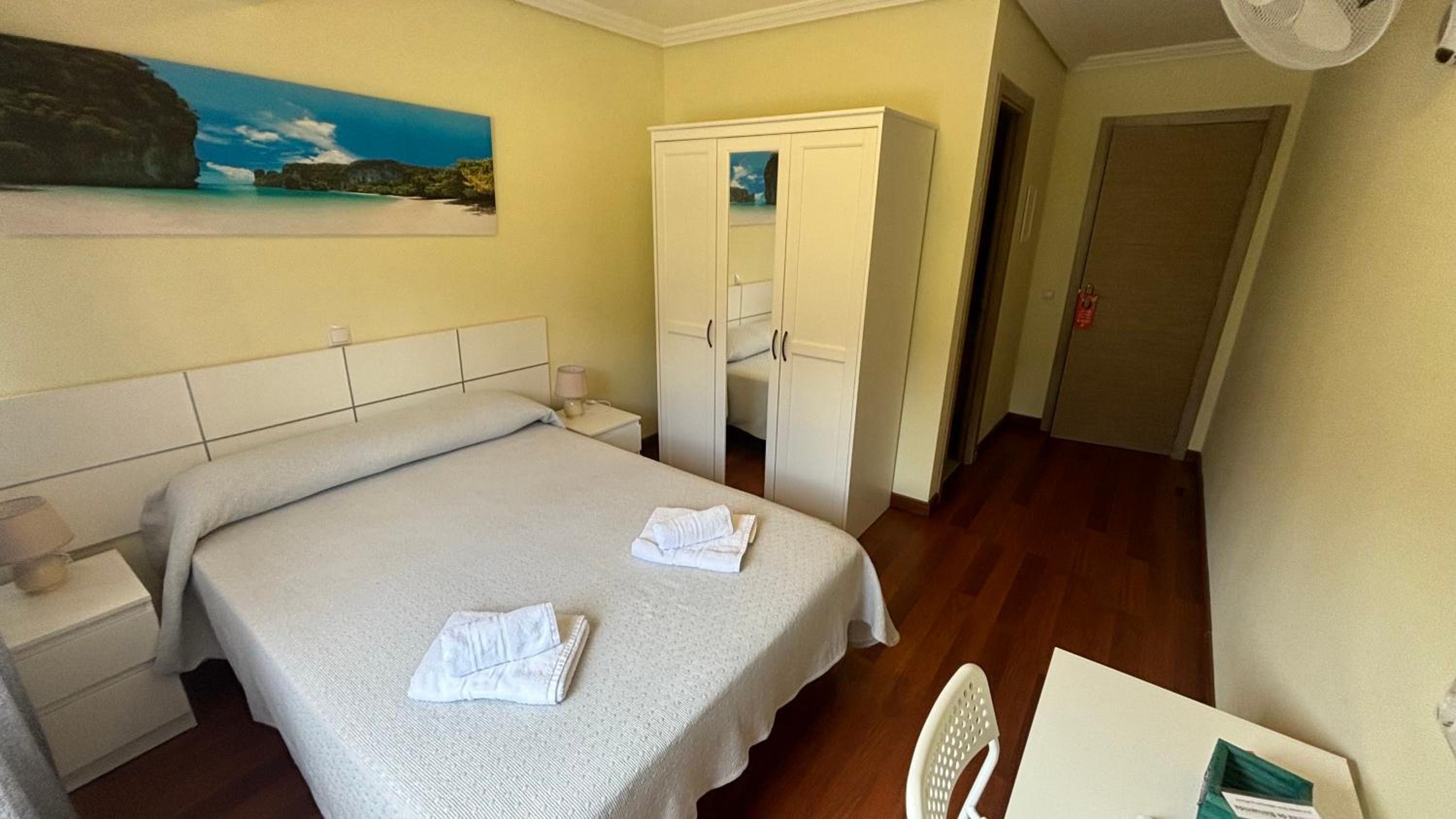 Habitación Doble con Baño Privado
