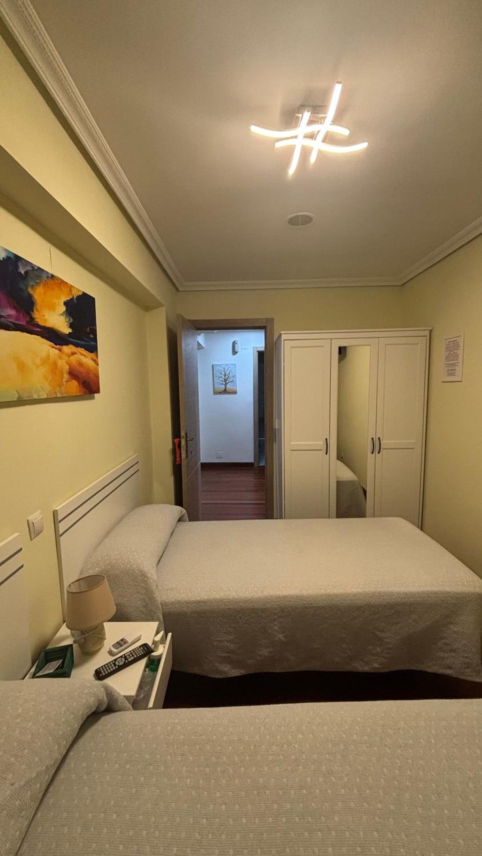 Twin Room with Shared Bathroom photo 2