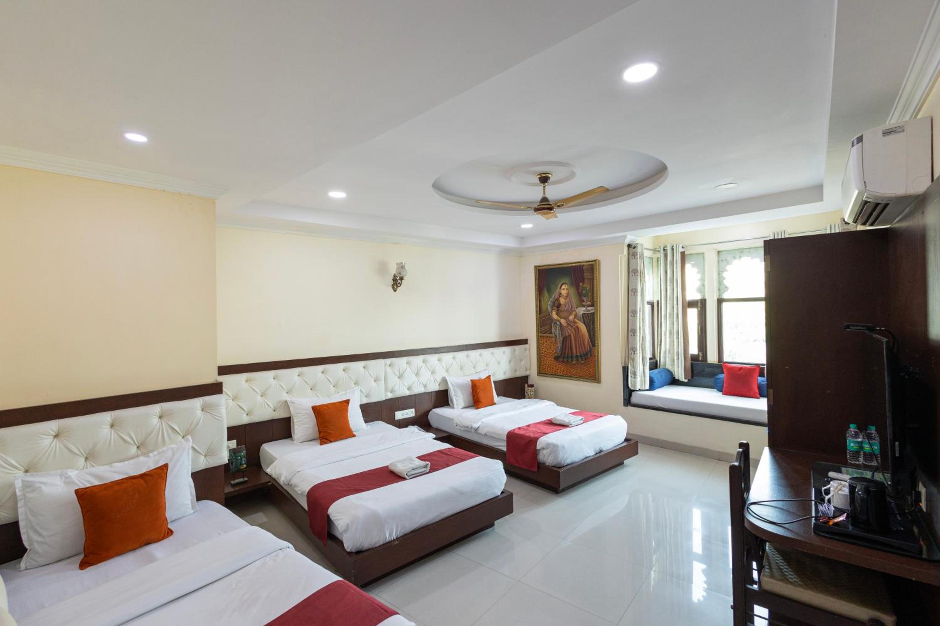 Deluxe Double or Twin Room with Lake View - Photo 17