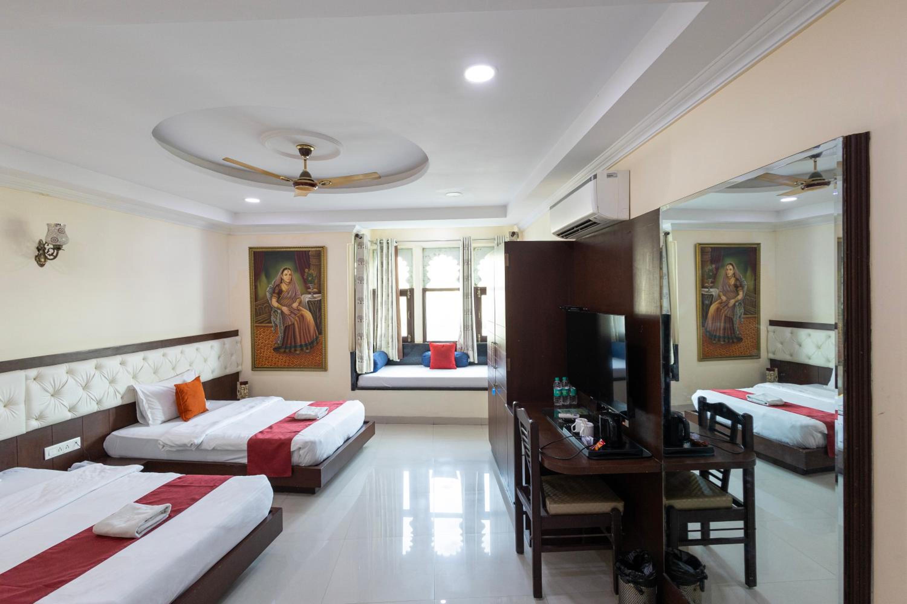 Deluxe Double or Twin Room with Lake View - Photo 14