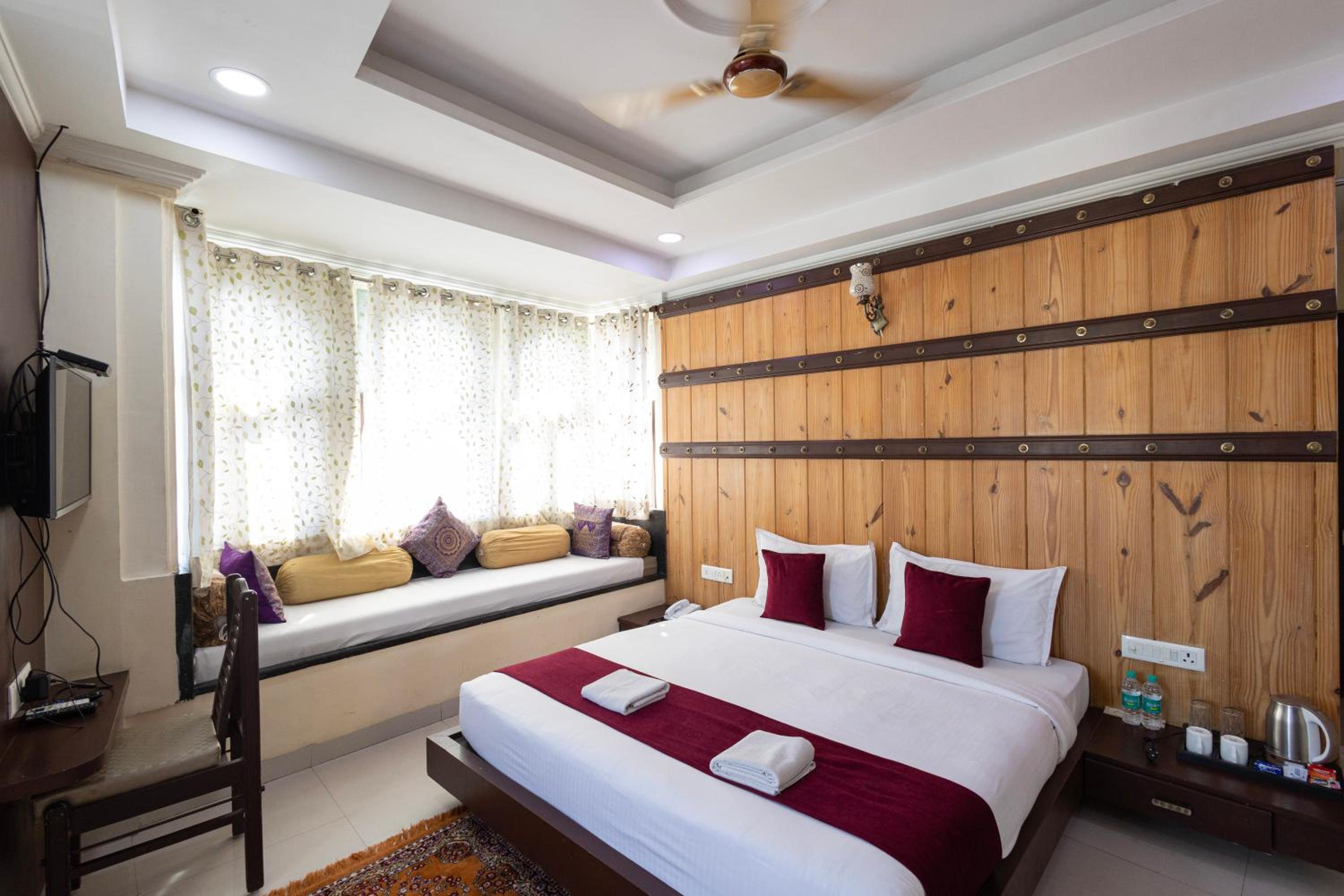 Suite with Lake View - Photo 15
