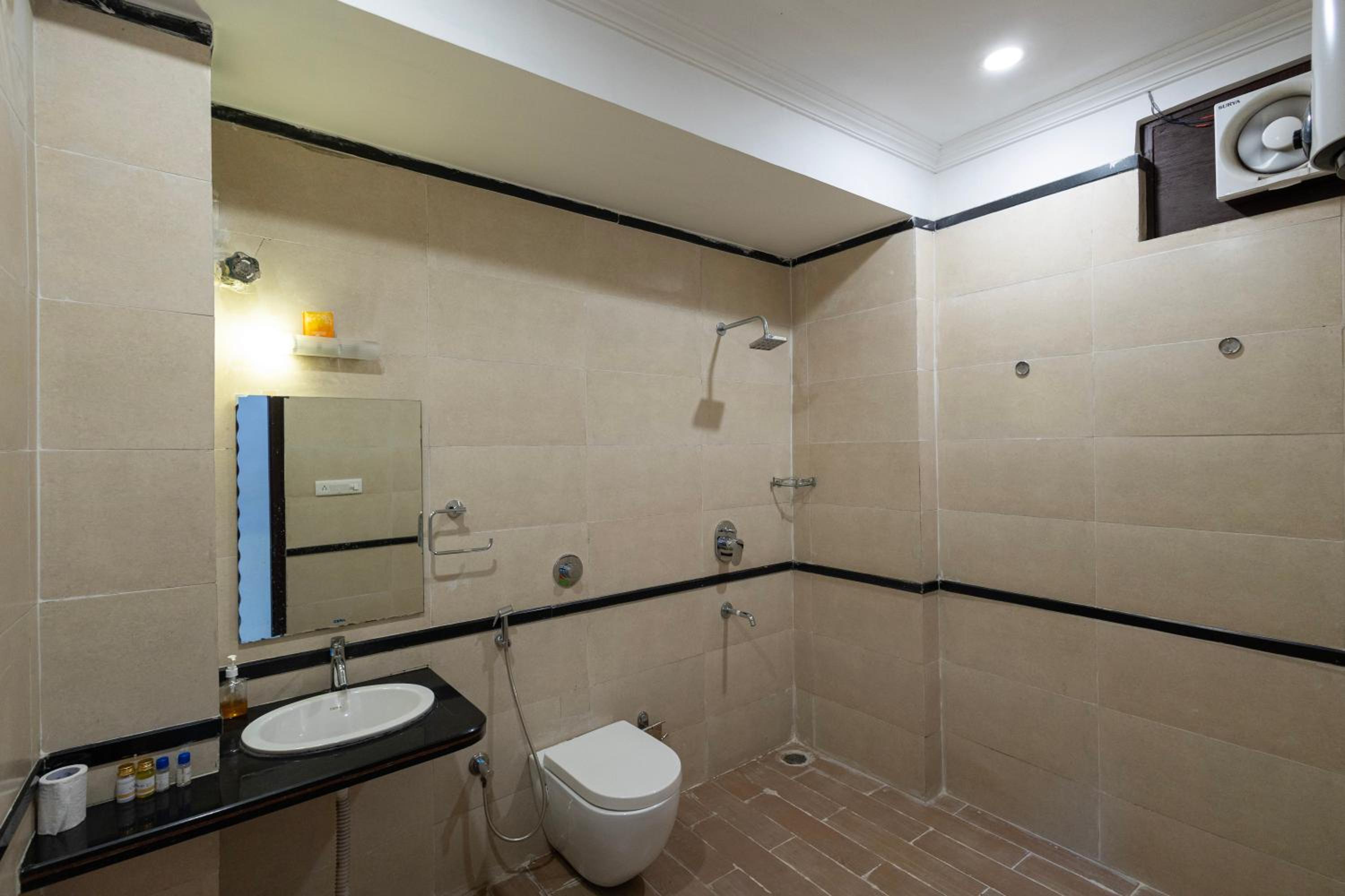 Standard Double or Twin Room - Photo 2
