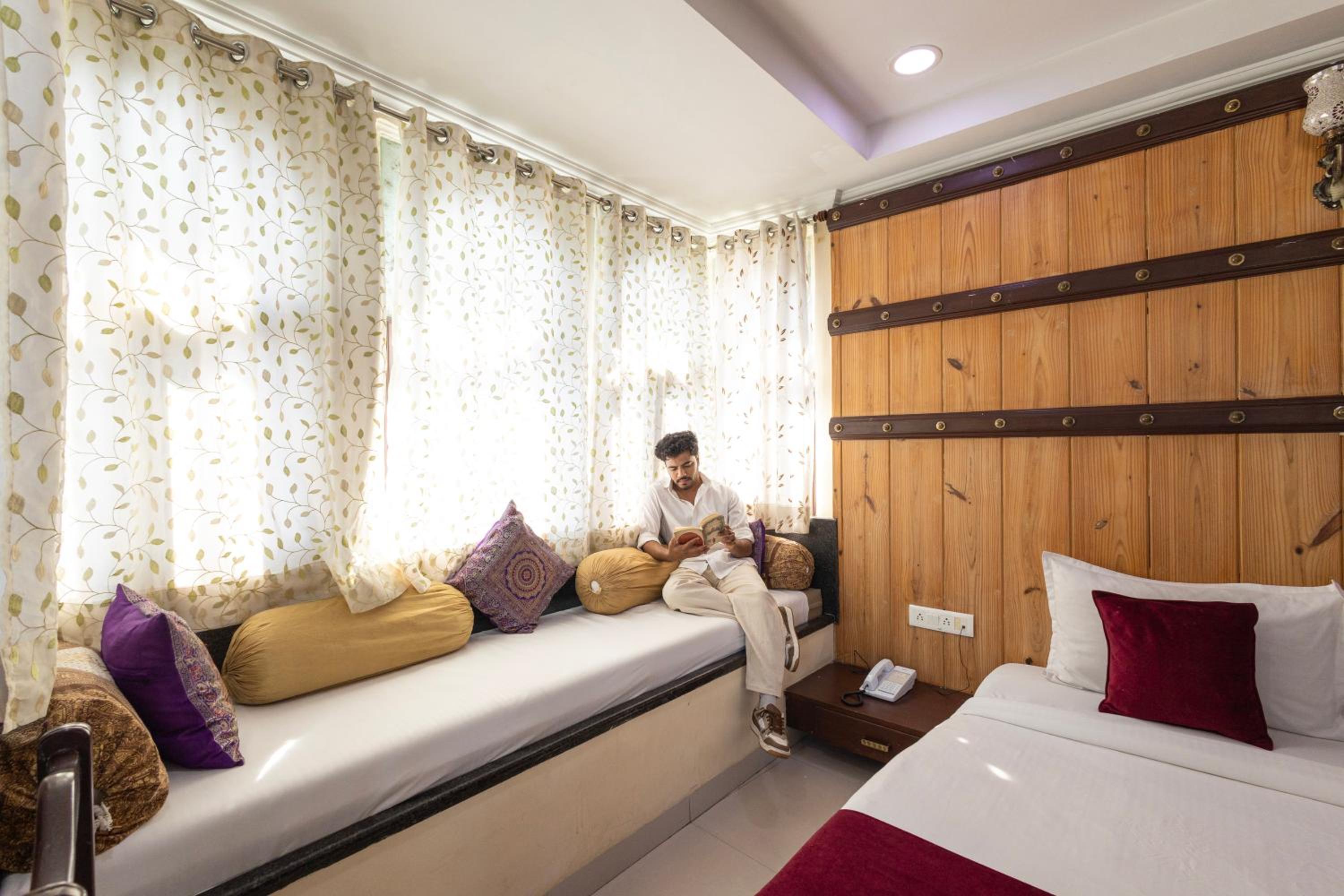 Suite with Lake View - Photo 10