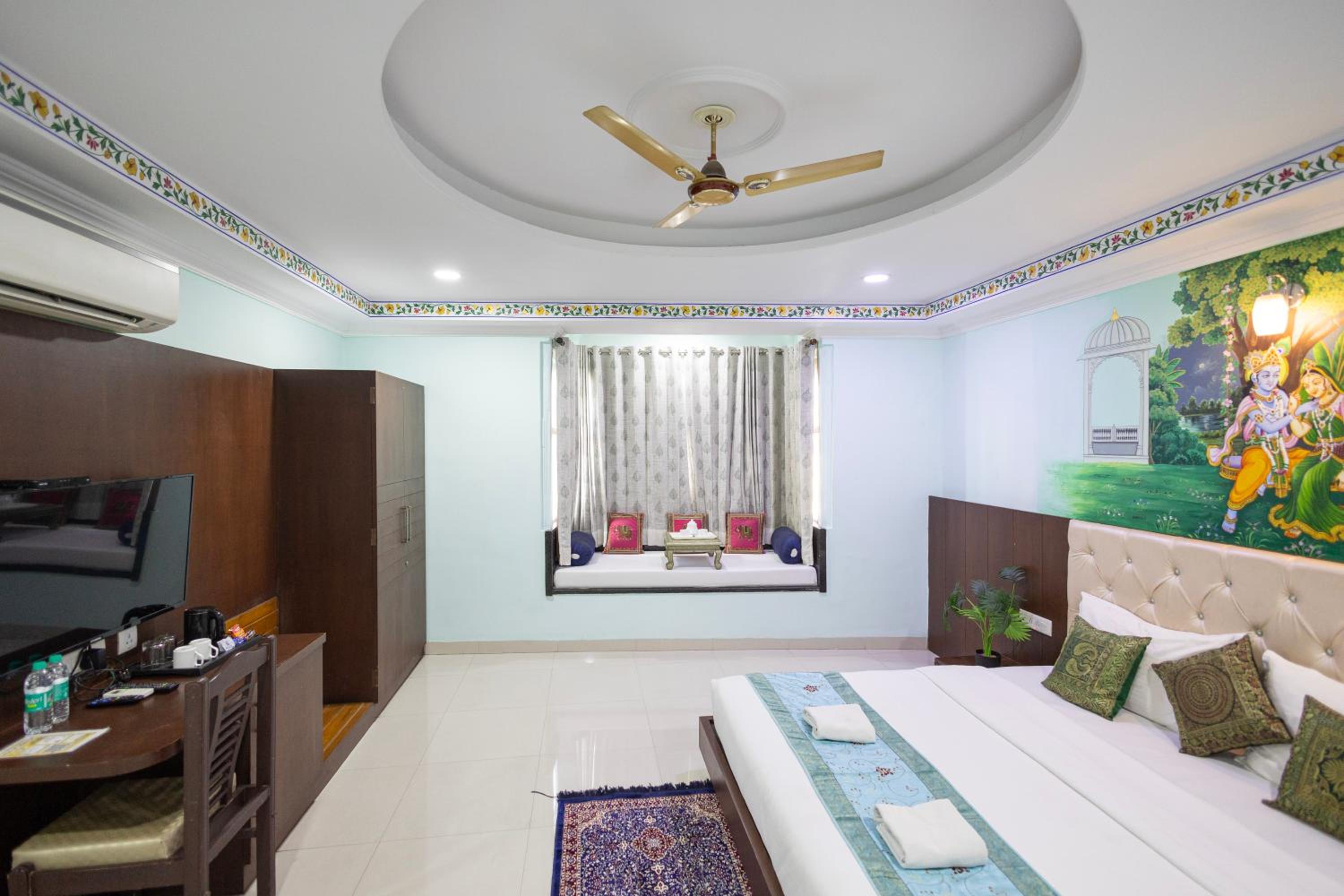 Deluxe Double or Twin Room with Lake View - Photo 12