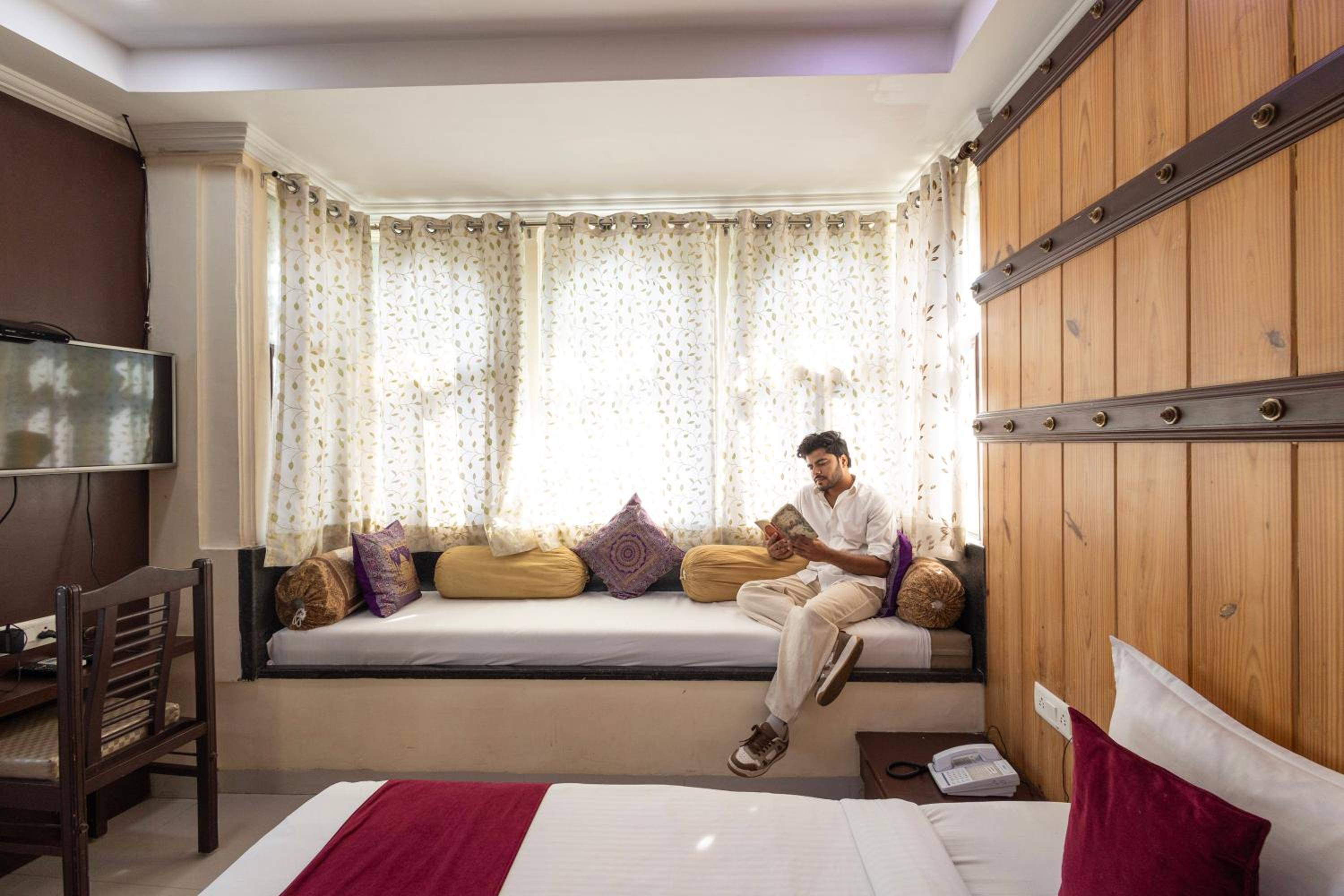 Suite with Lake View - Photo 17