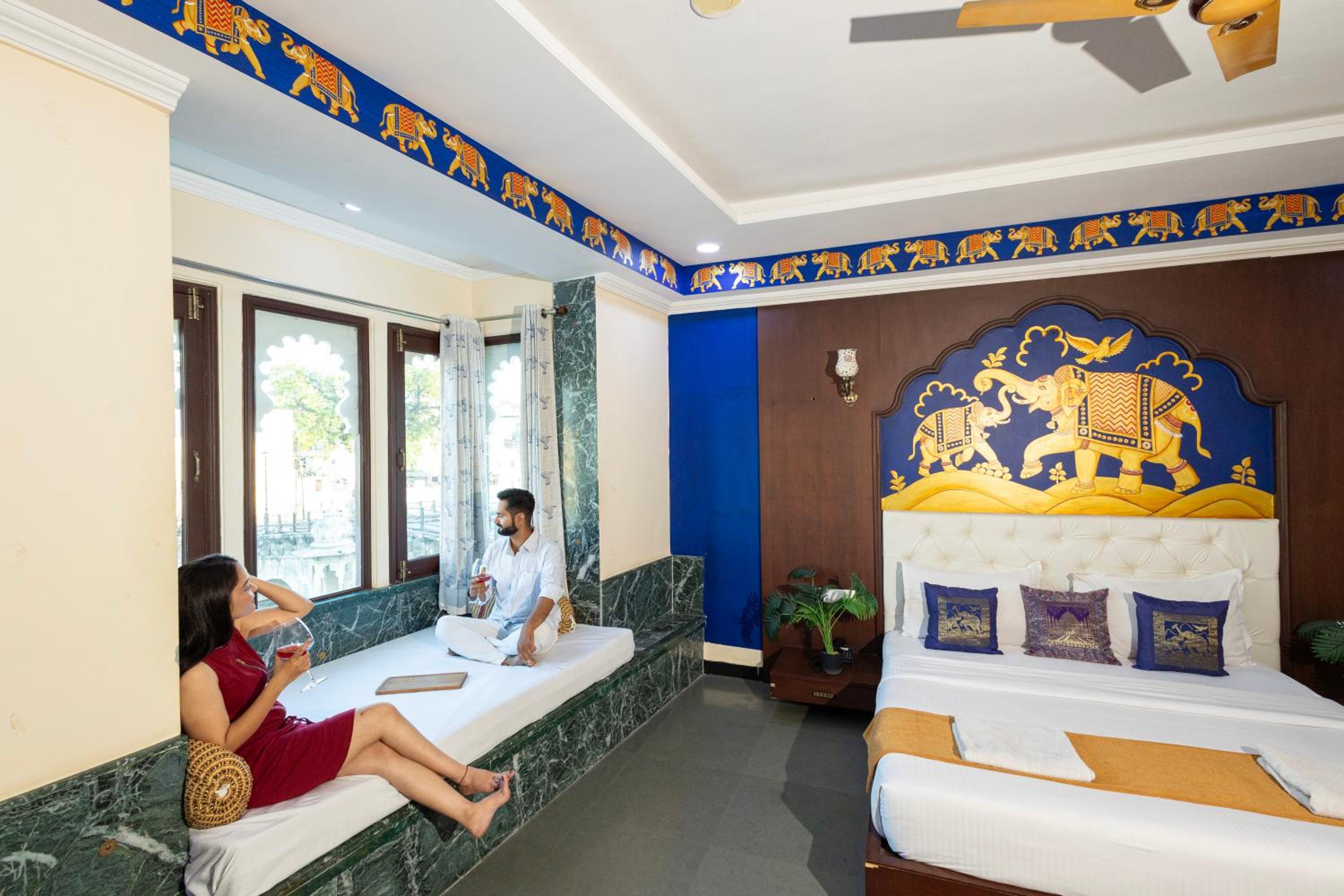 Deluxe Double or Twin Room with Lake View - Photo 25
