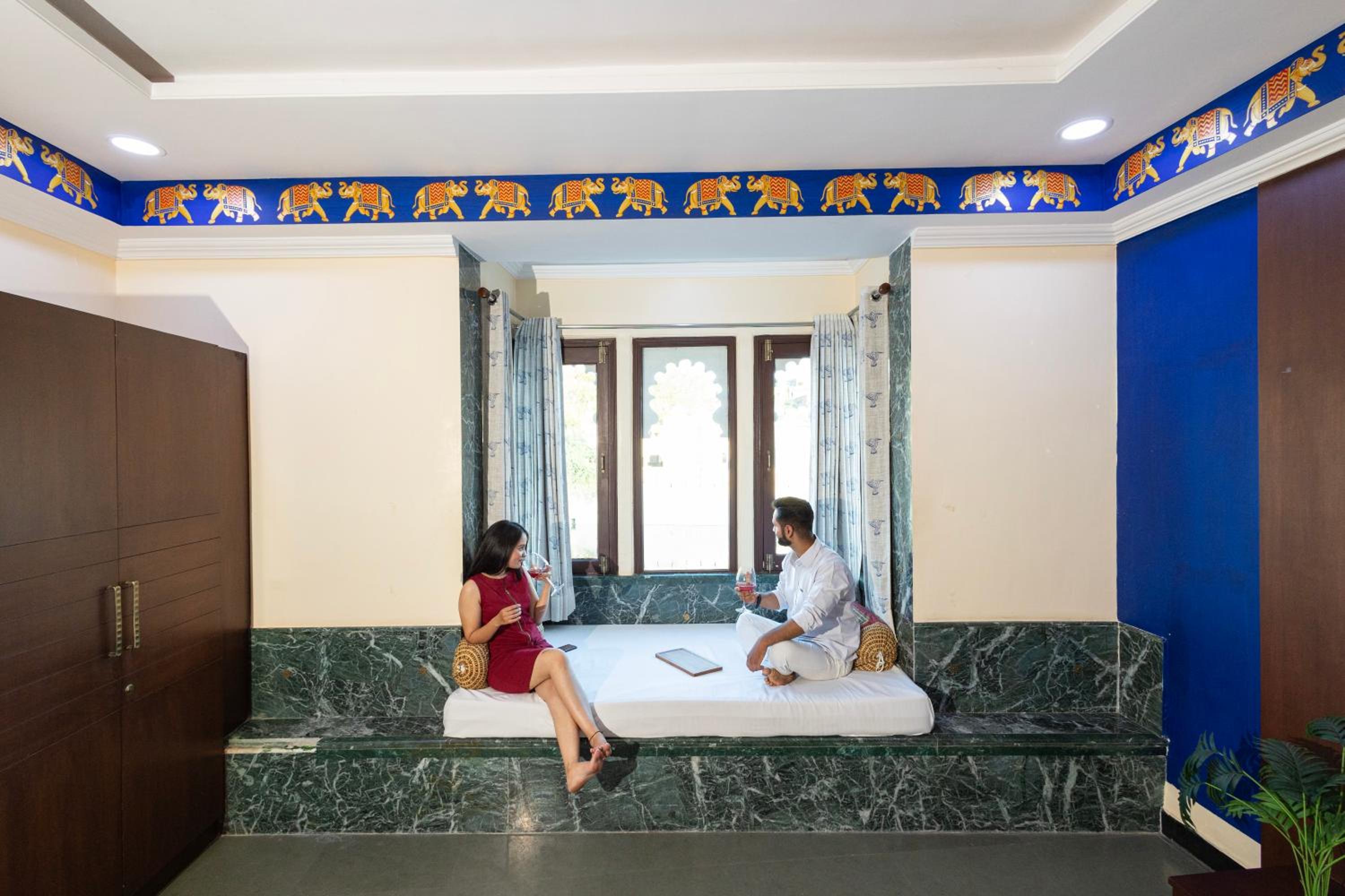 Deluxe Double or Twin Room with Lake View - Photo 11