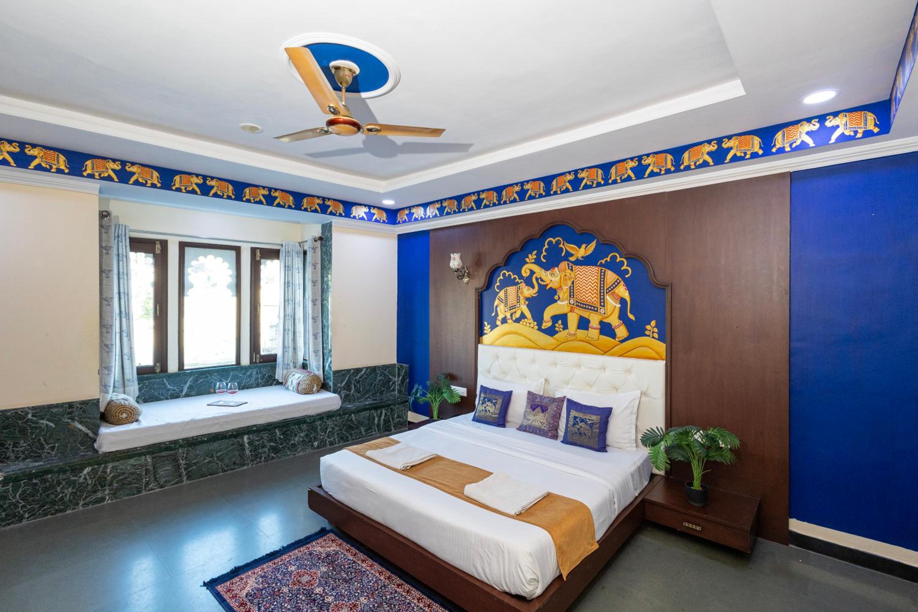 Deluxe Double or Twin Room with Lake View - Photo 16