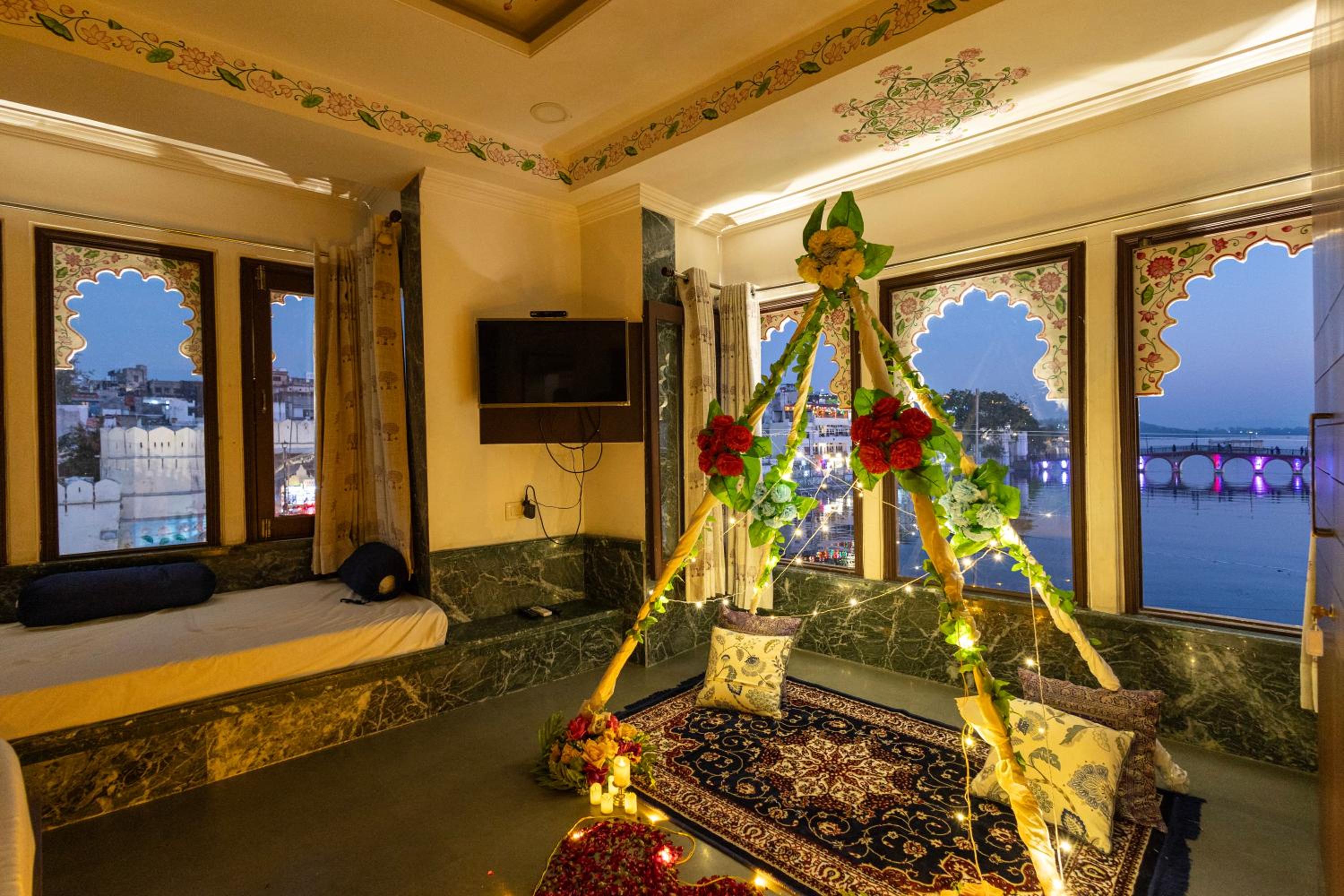 Suite with Lake View - Photo 14