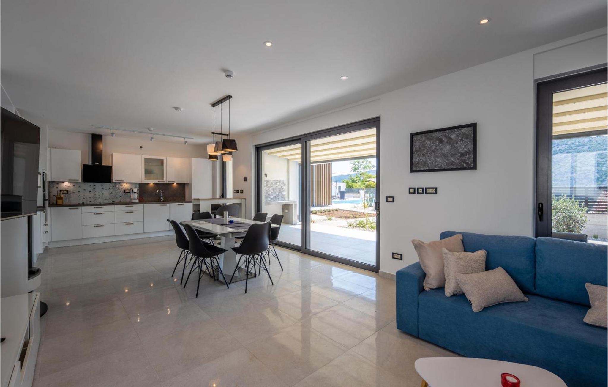 Nine-Bedroom Holiday Home