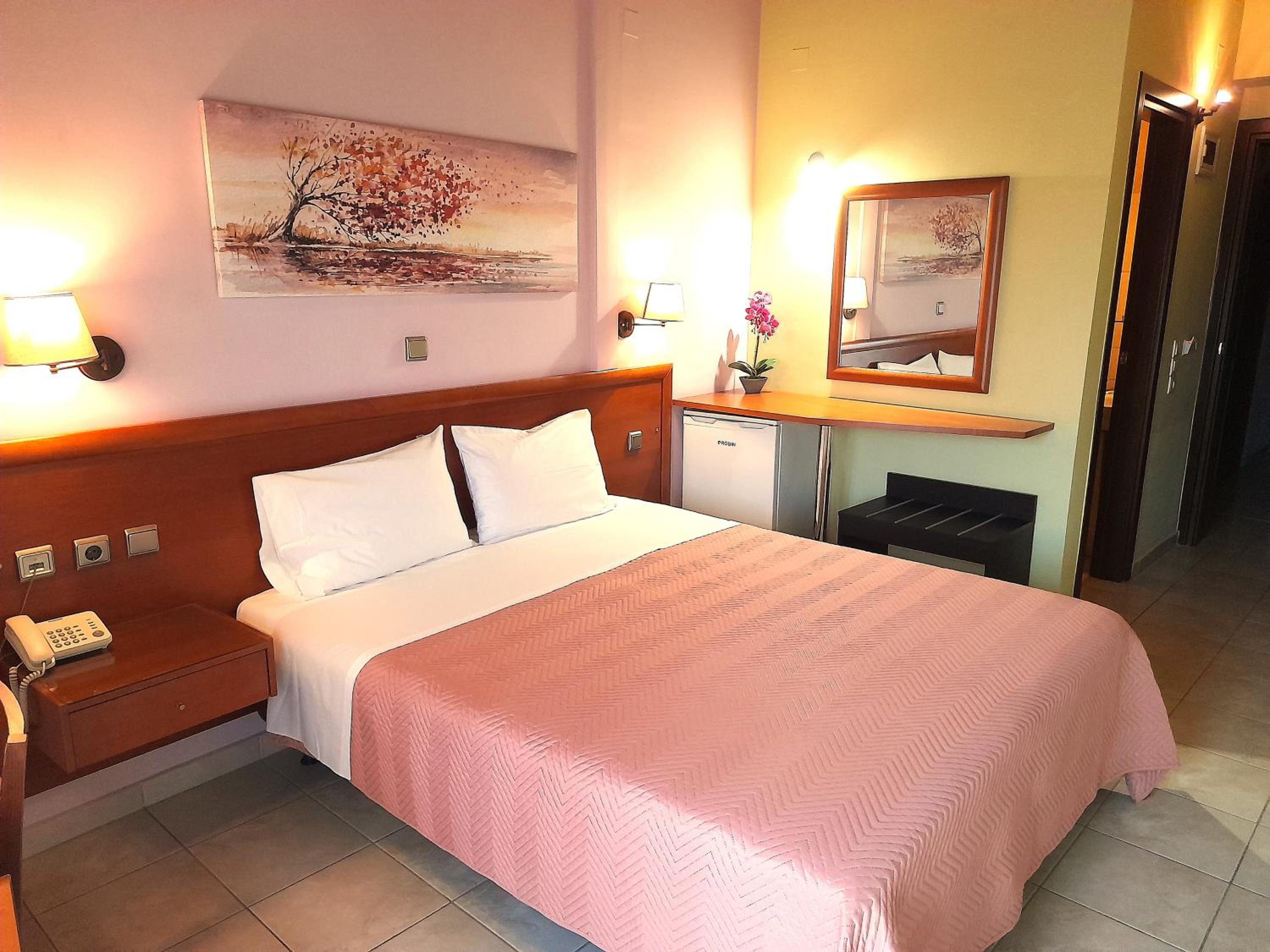 Deluxe King Room photo 1