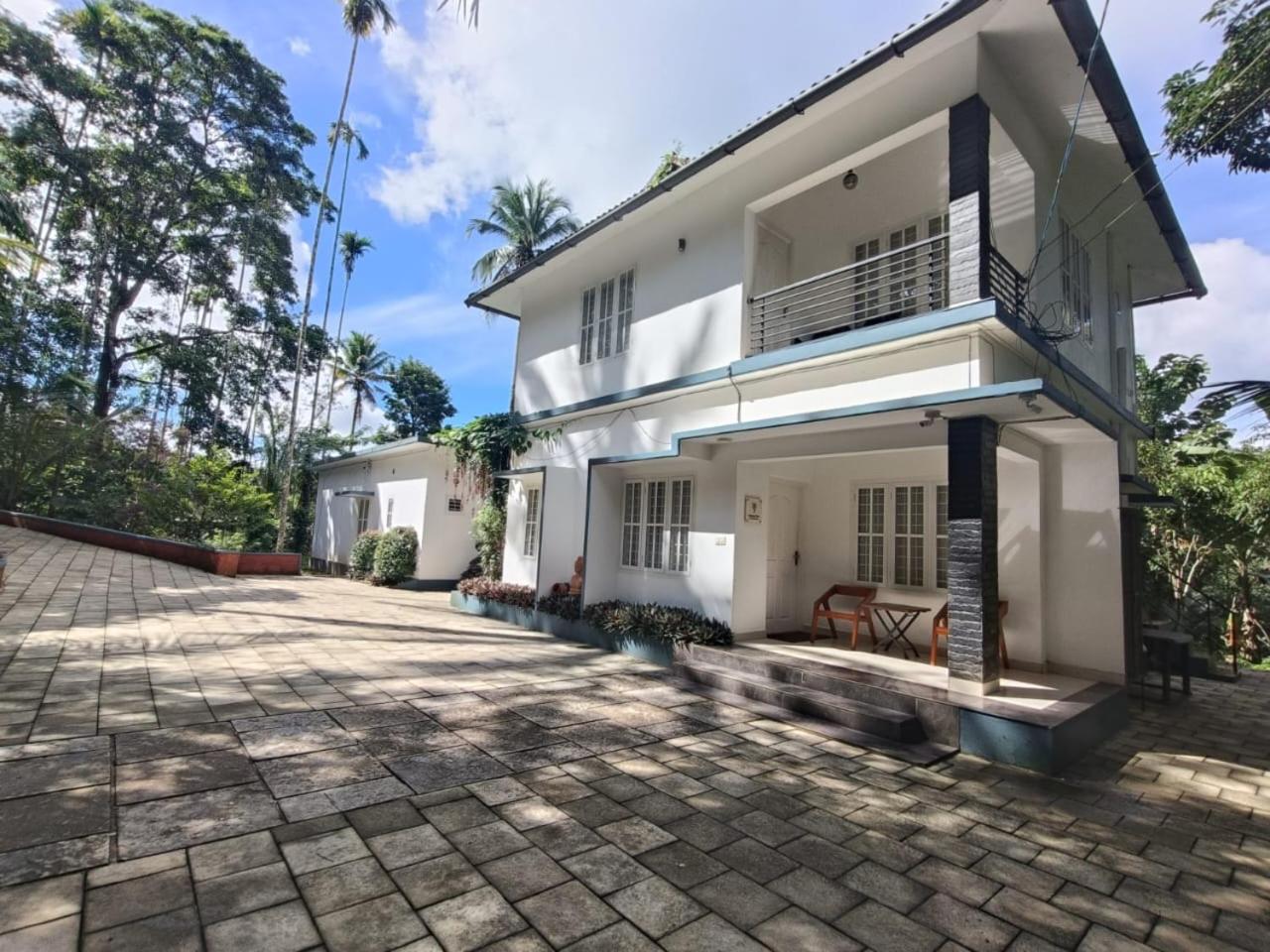 Three-Bedroom Villa photo 2