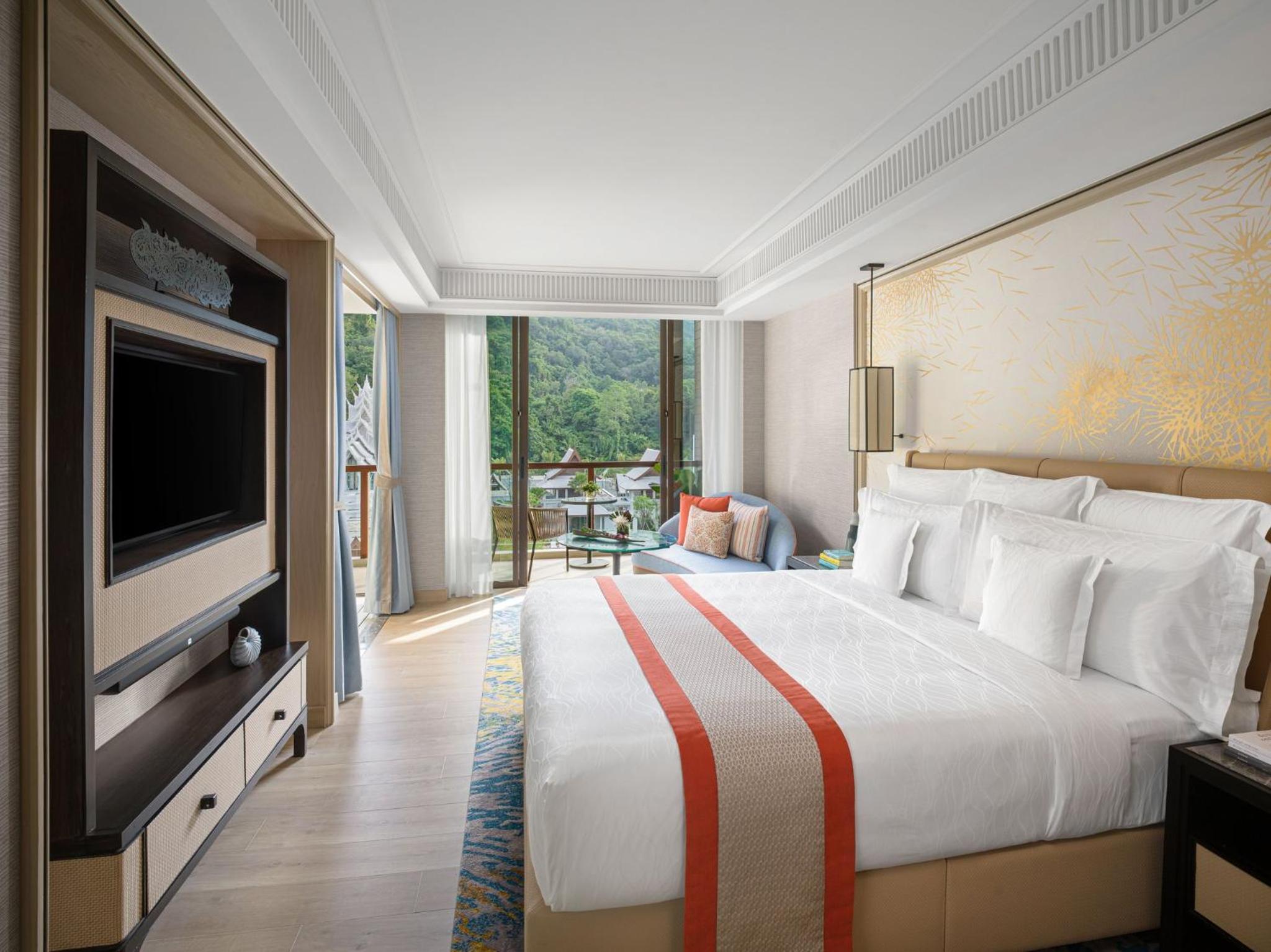 Classic King Room with Mountain View - Photo 1