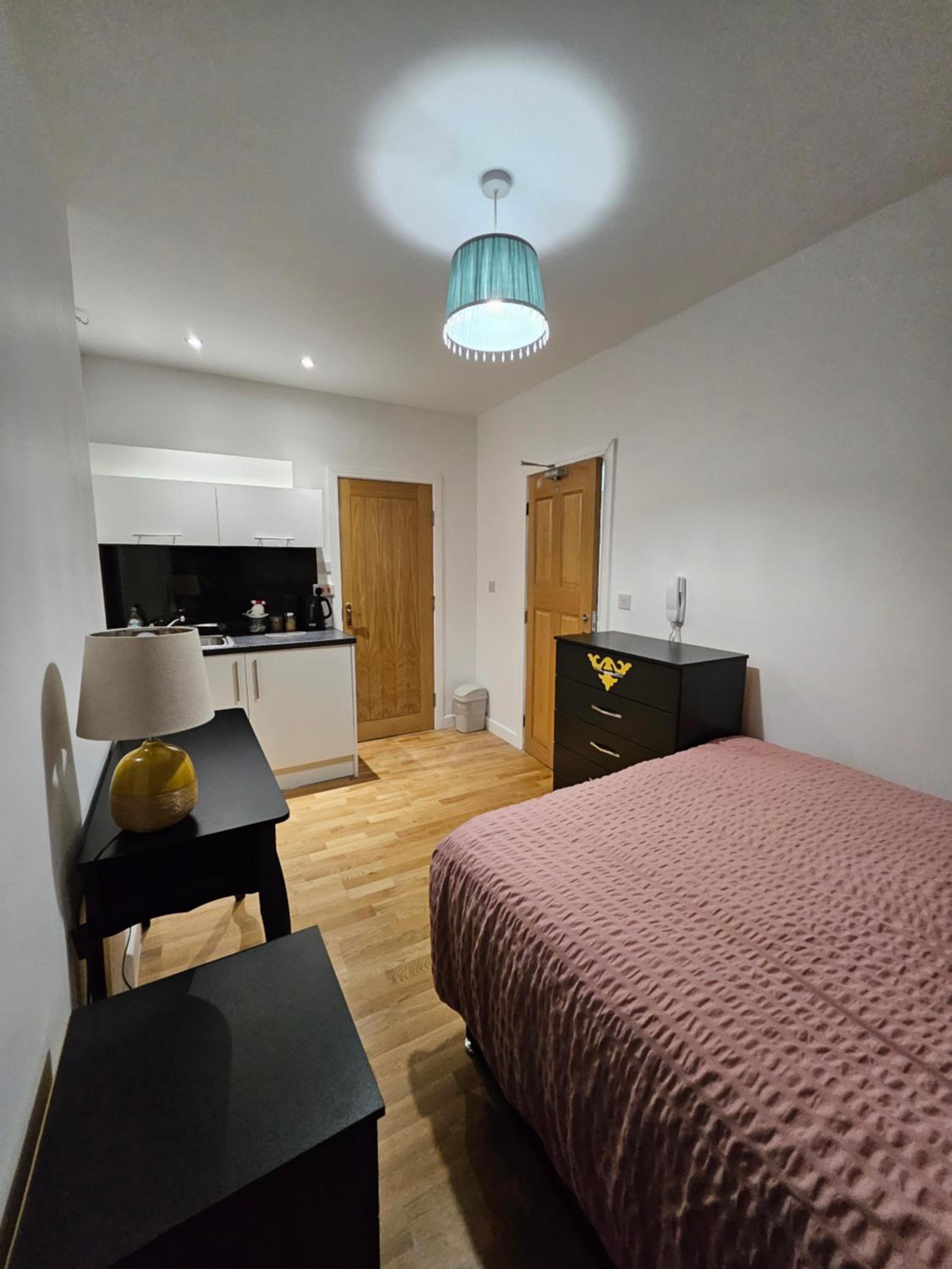 Deluxe Double Room with Shower
