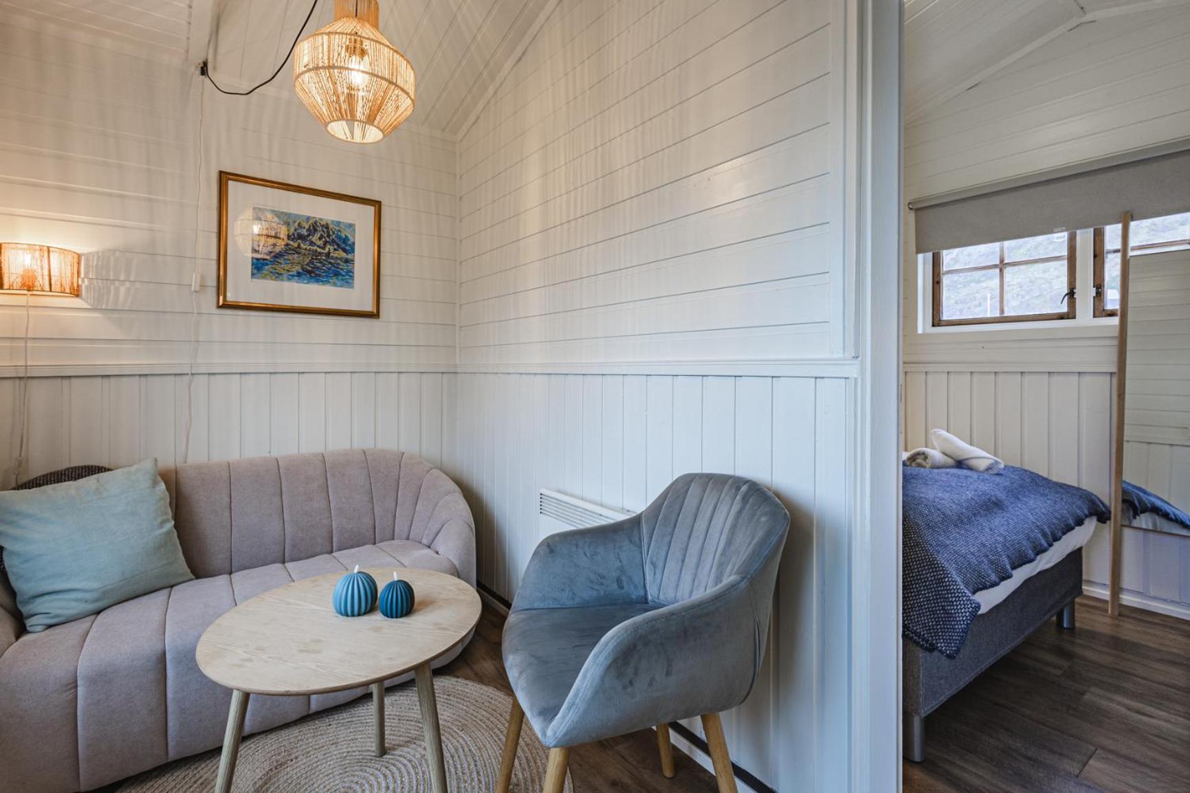 One-Bedroom Cabin - Photo 5