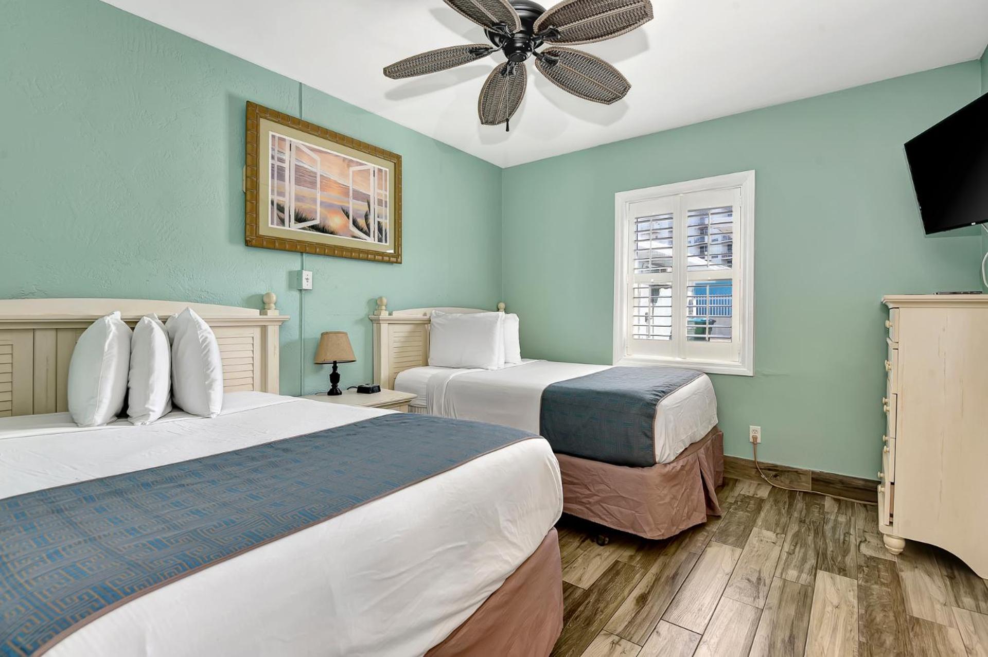 Deluxe One-Bedroom Suite with Garden View - Photo 14