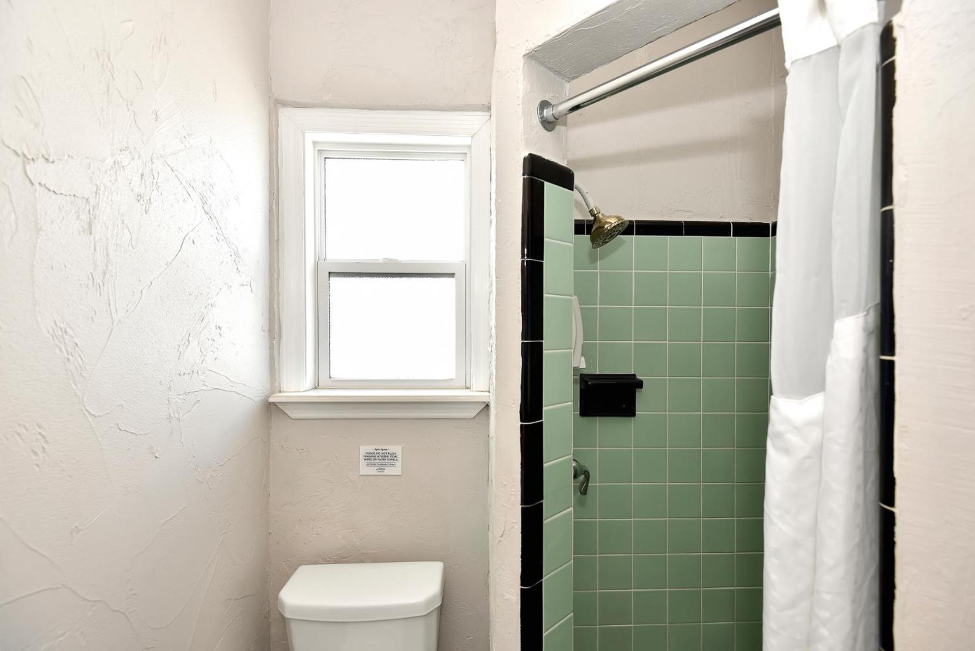 One-Bedroom Suite with Ocean View - Photo 5