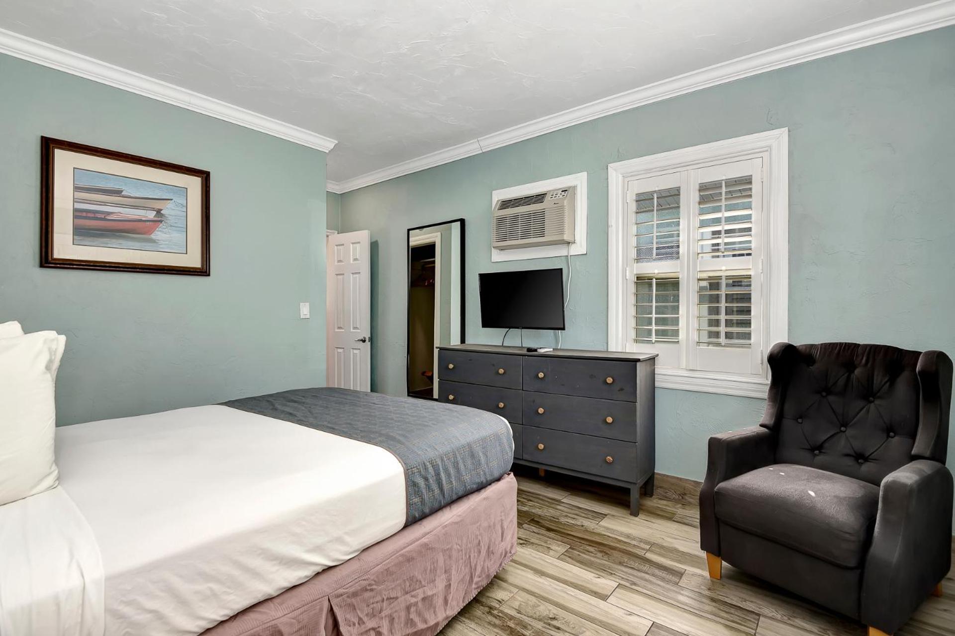 Two-Bedroom Suite with Garden View - Photo 1