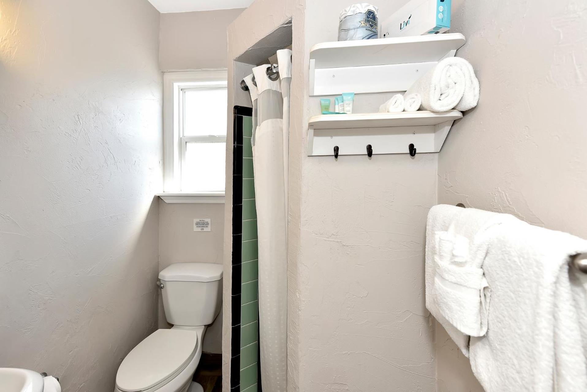Two-Bedroom Suite with Garden View - Photo 13