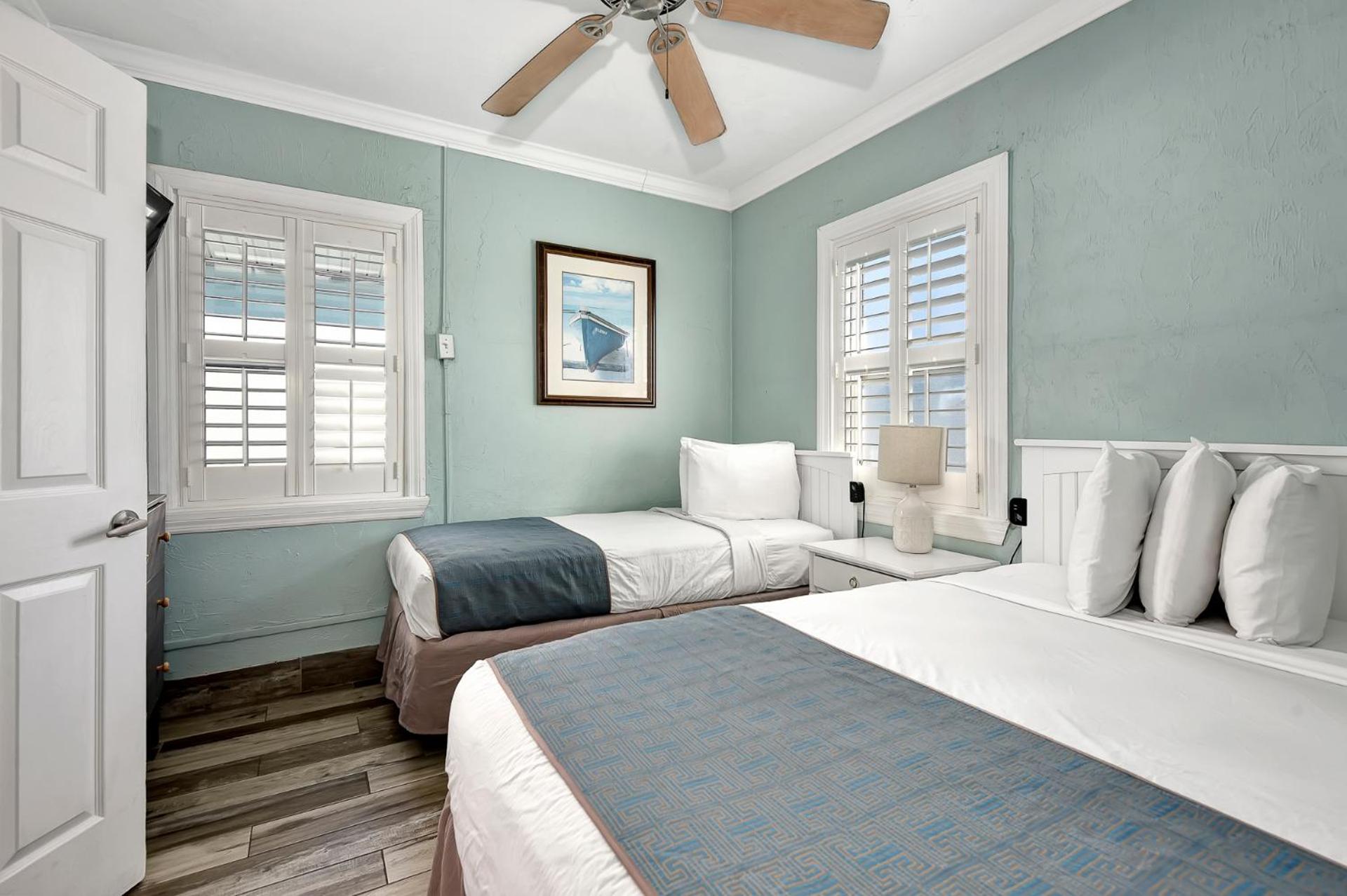 Two-Bedroom Suite with Garden View - Photo 7