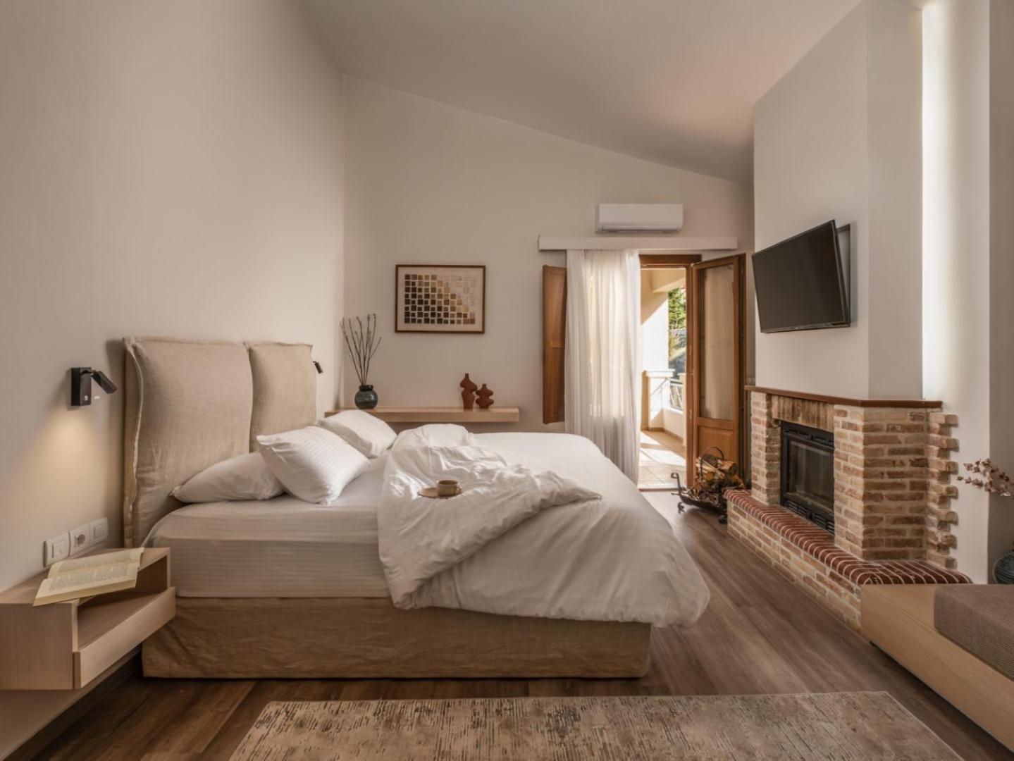 Superior King Room - Photo 1