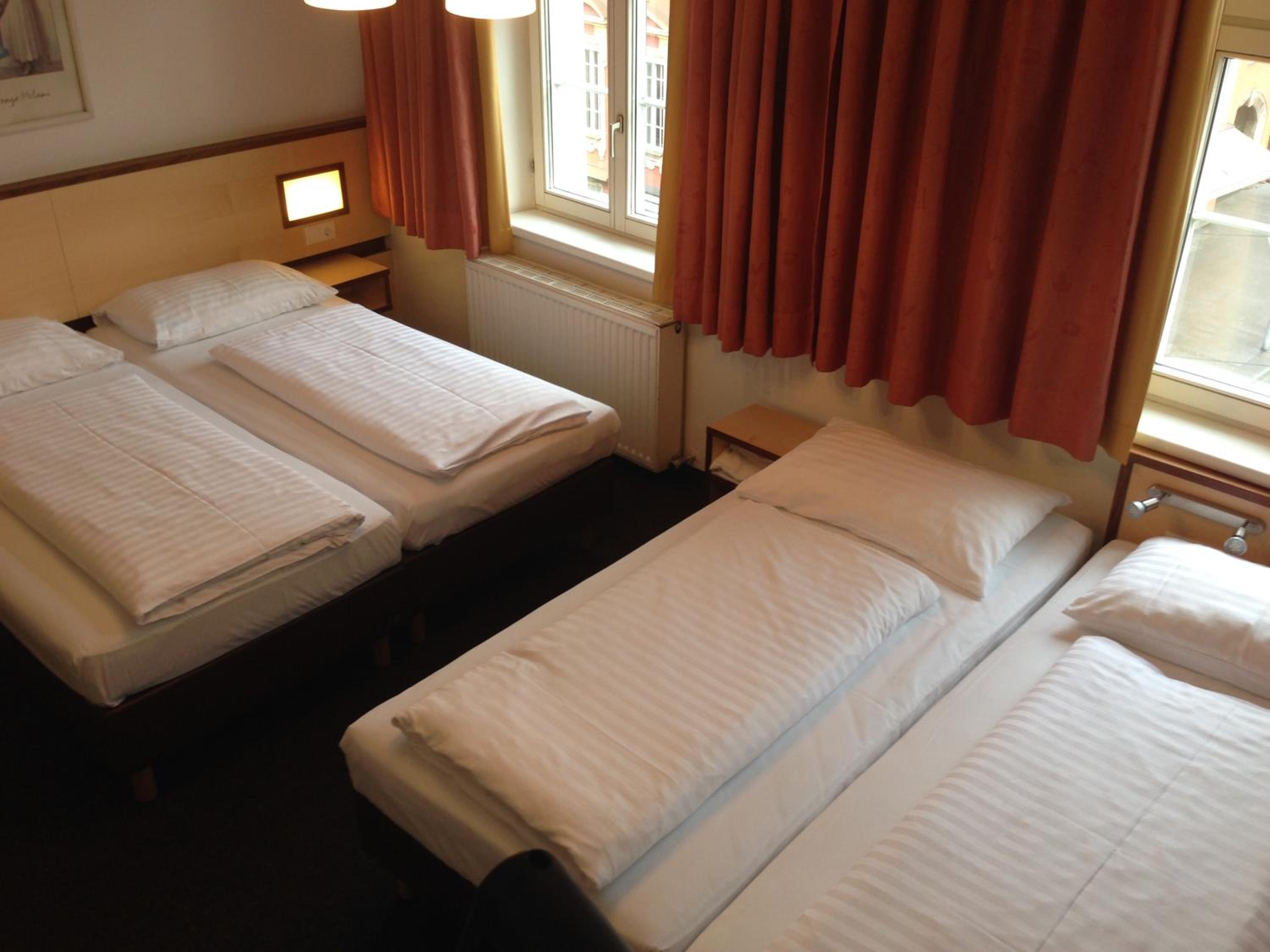 Economy Quadruple Room - Photo 1