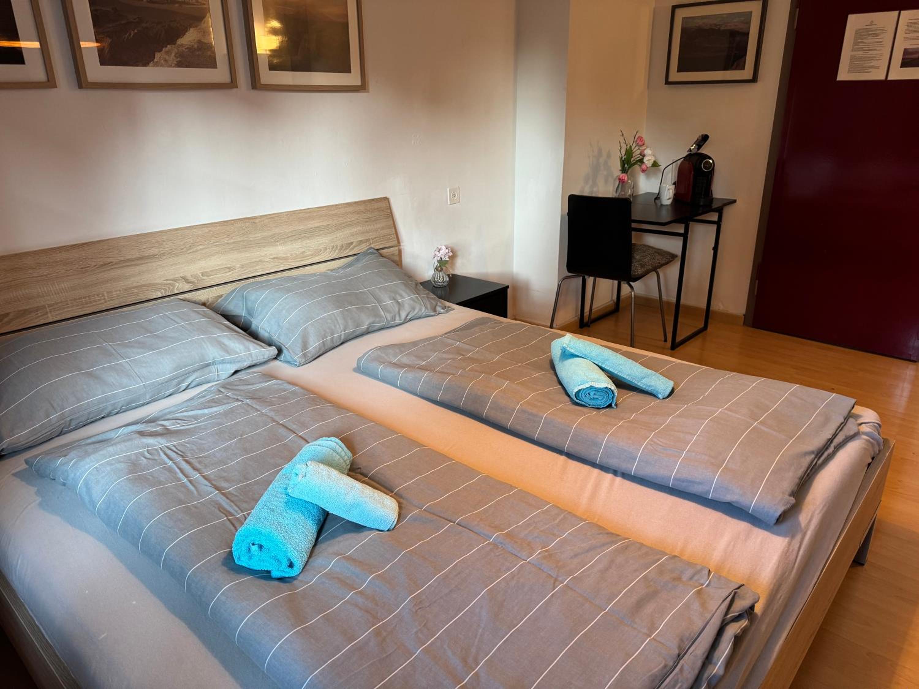 Double Room with Shared Bathroom photo 1