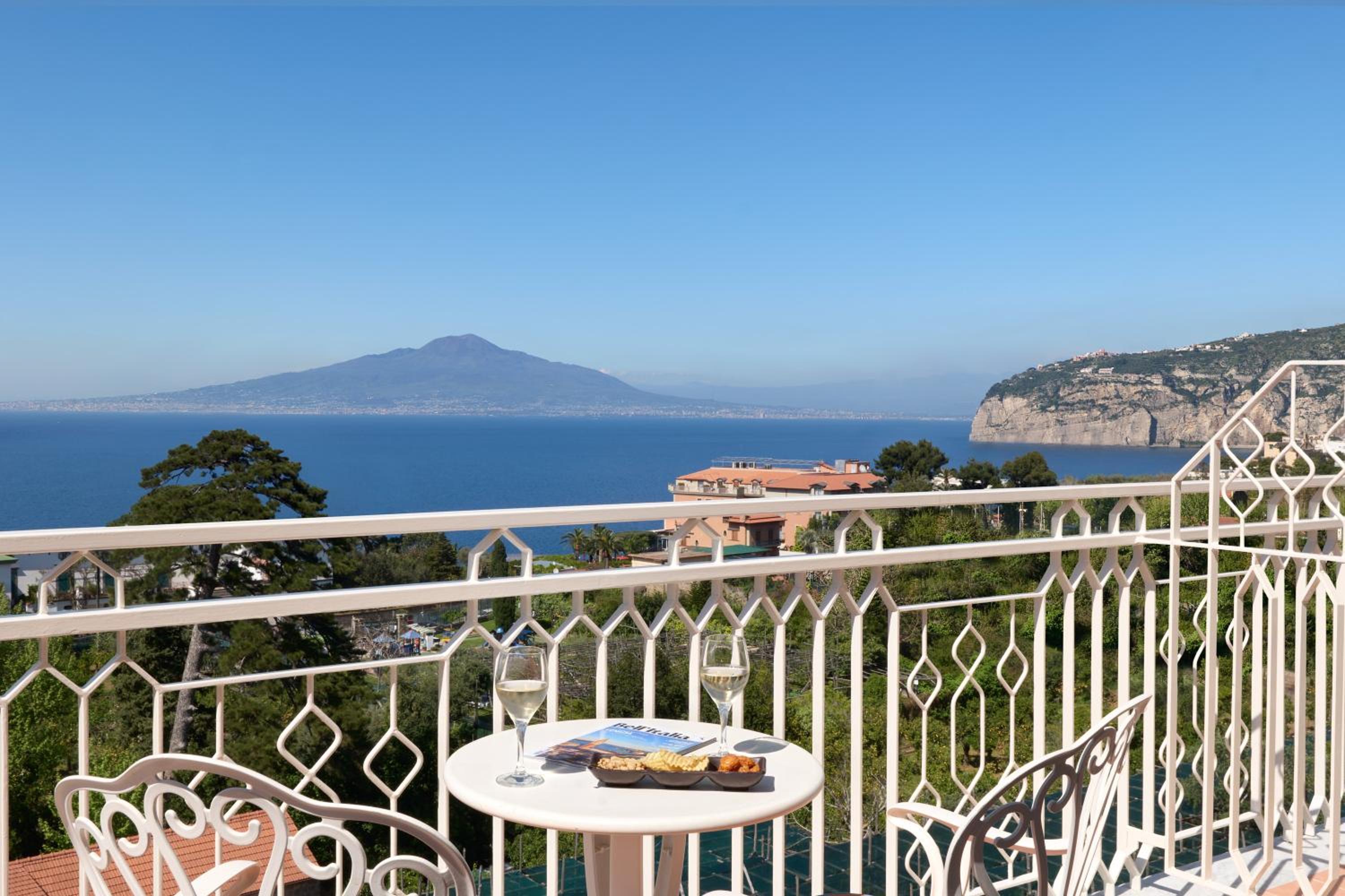 Prestige Double or Twin Room with Sea View - Photo 3