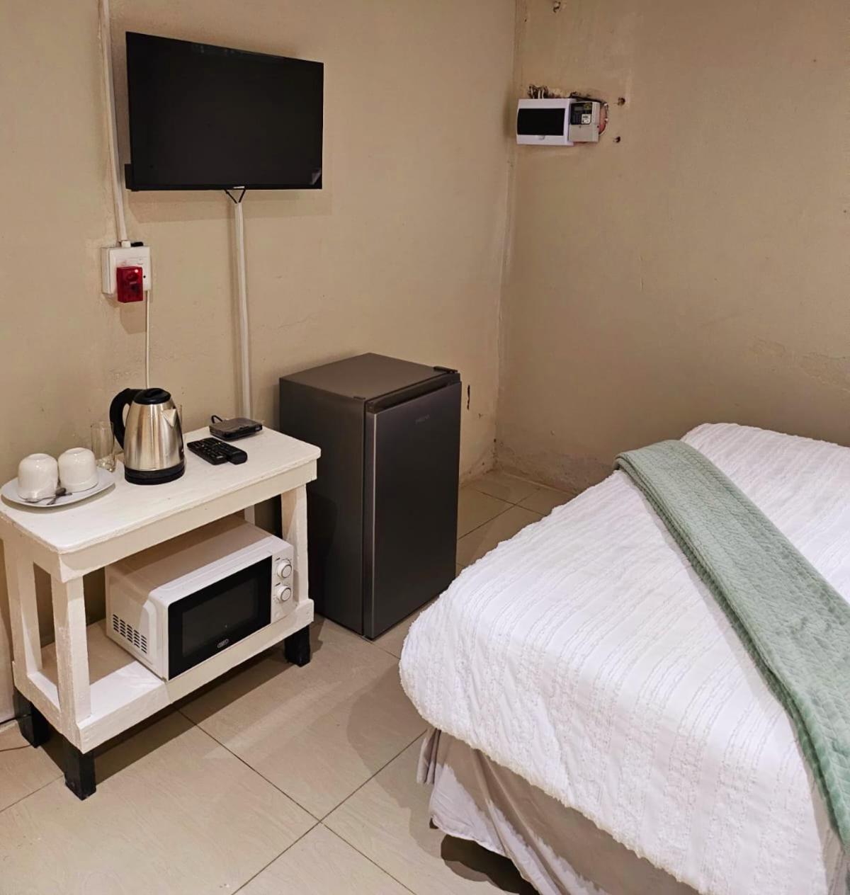 Budget Double Room photo 2