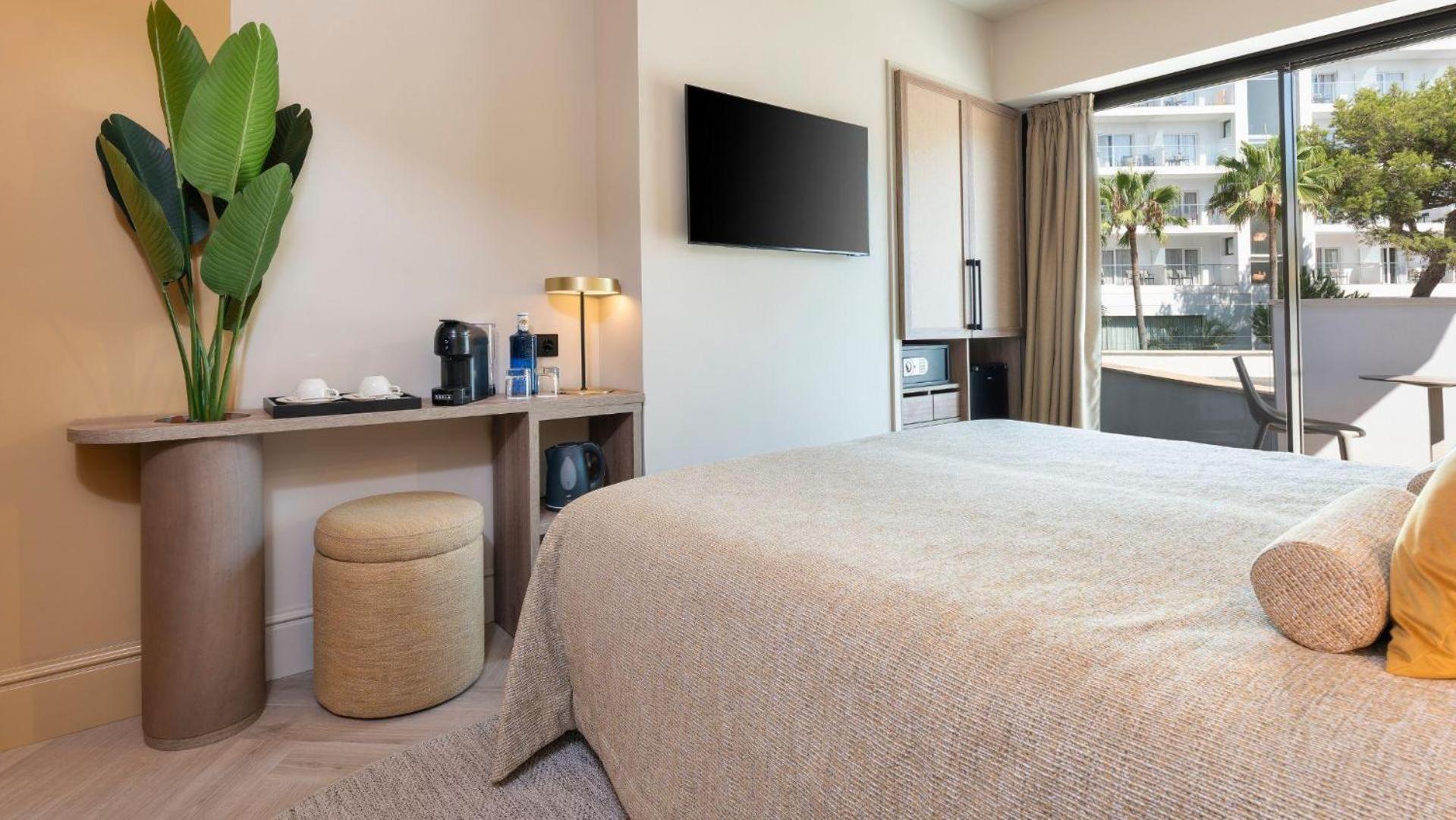 Double Room with Pool View