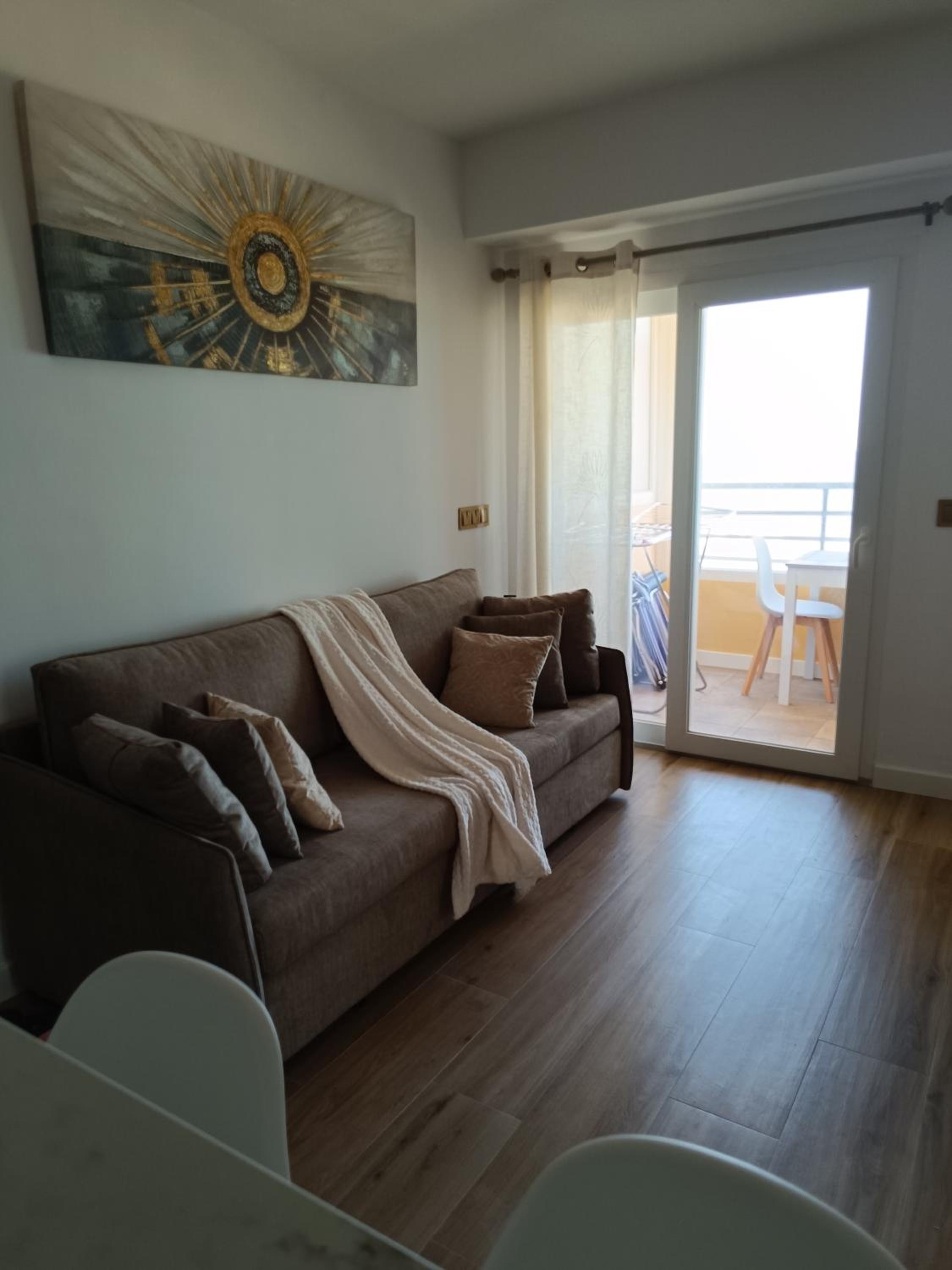 One-Bedroom Apartment with Balcony and Sea View photo 2
