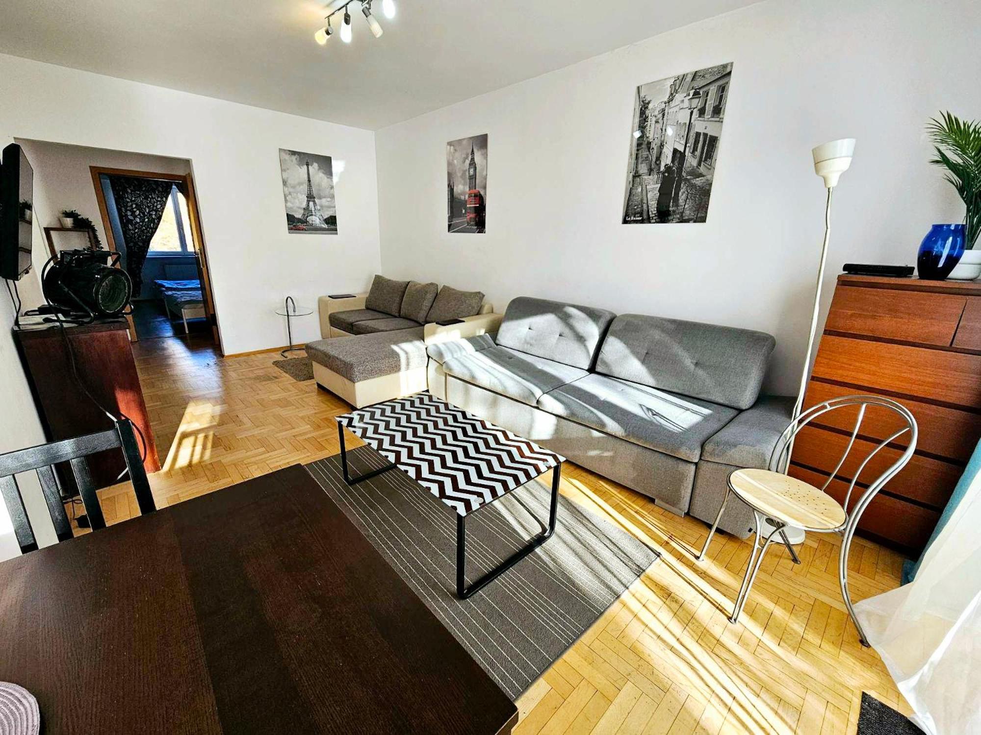 One-Bedroom Apartment - Photo 1